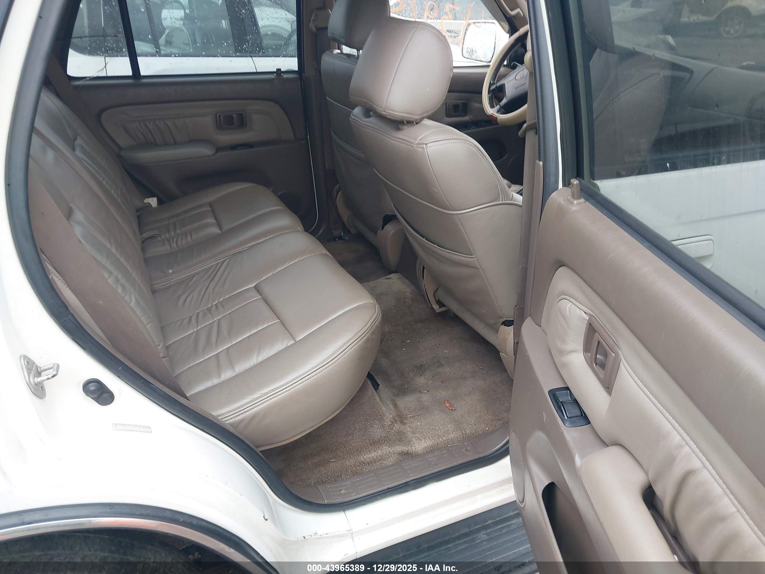 TOYOTA 4RUNNER image 8
