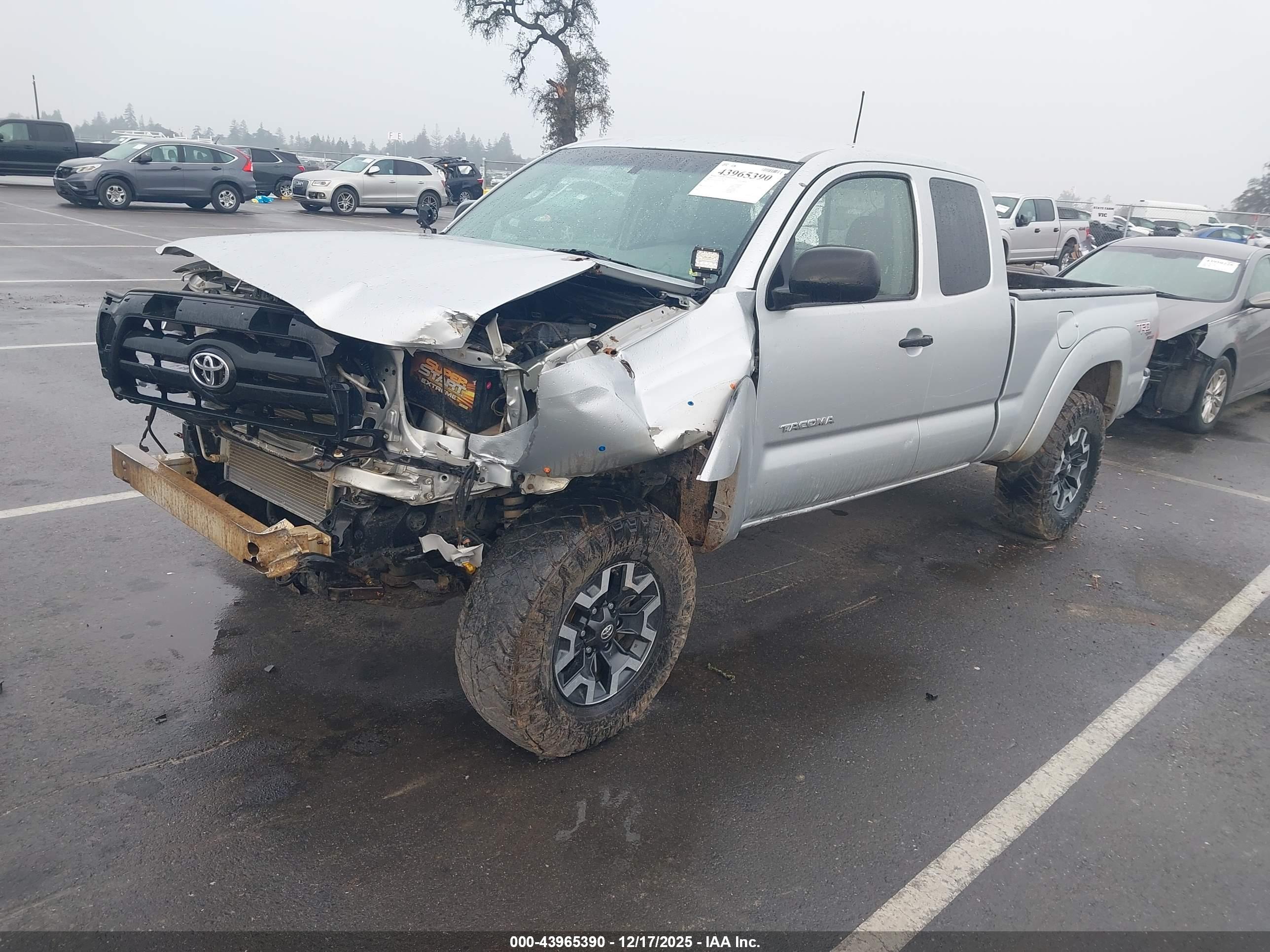 TOYOTA TACOMA image 2