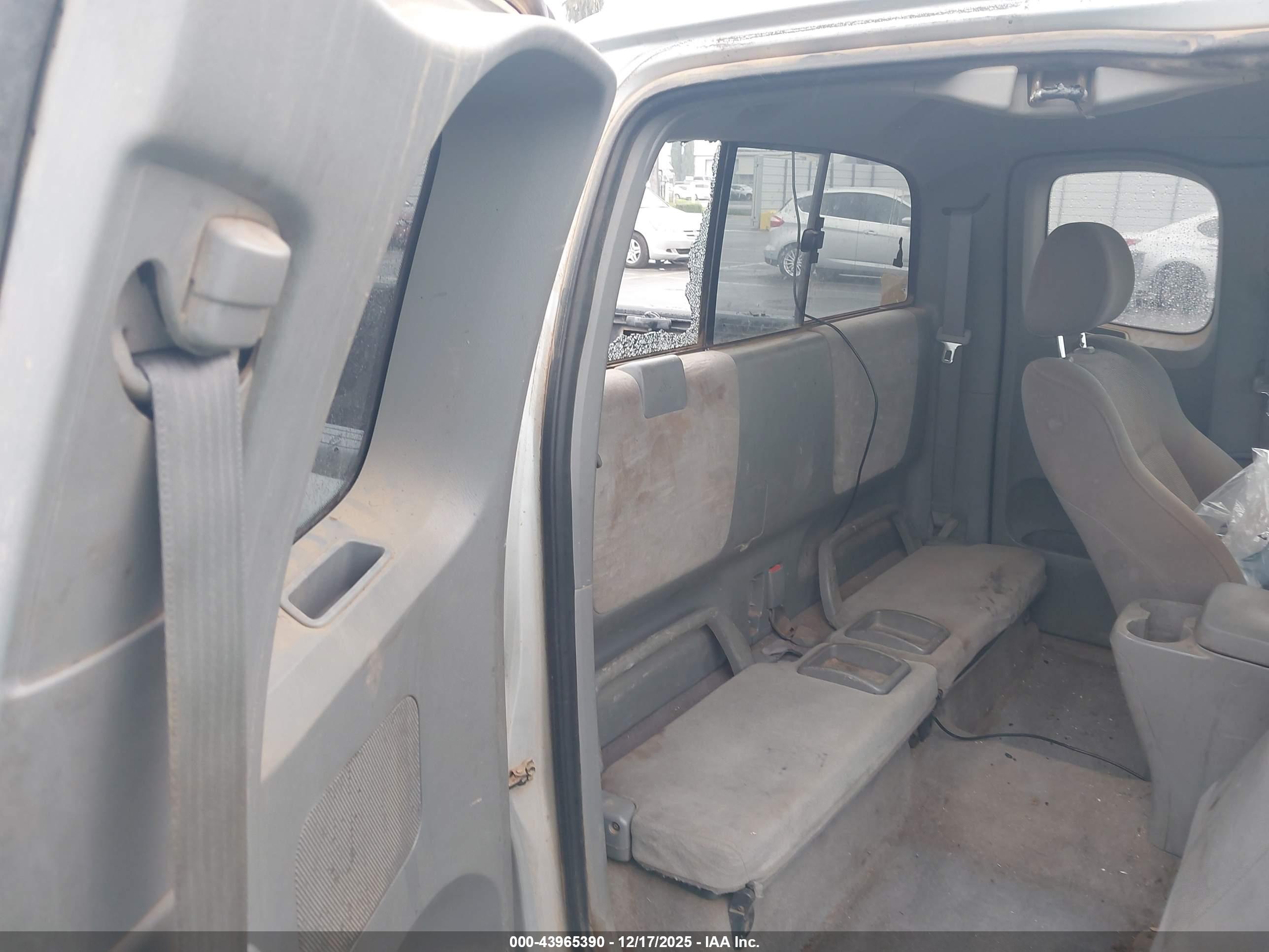 TOYOTA TACOMA image 8