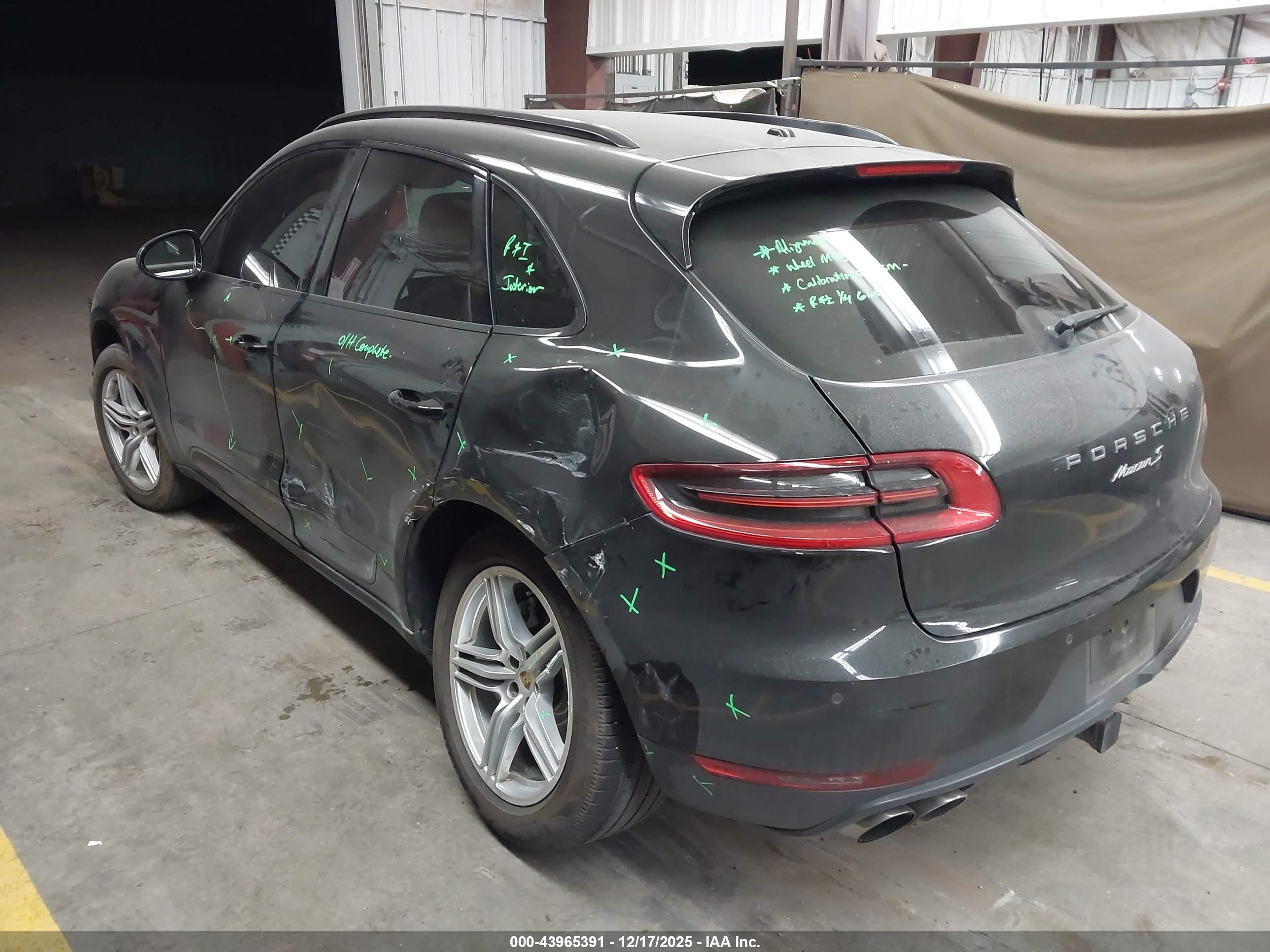 PORSCHE MACAN image 3