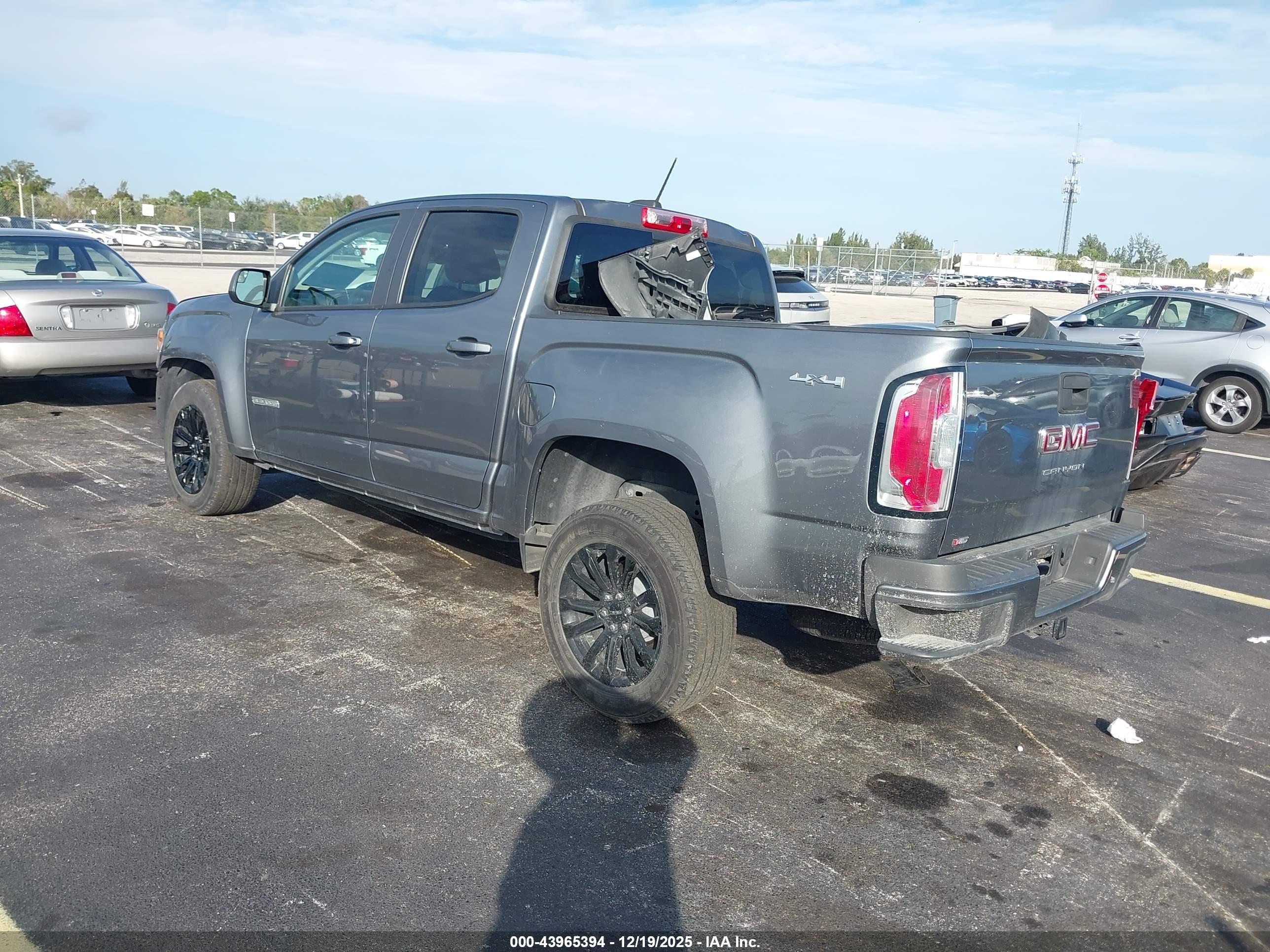 GMC CANYON image 3