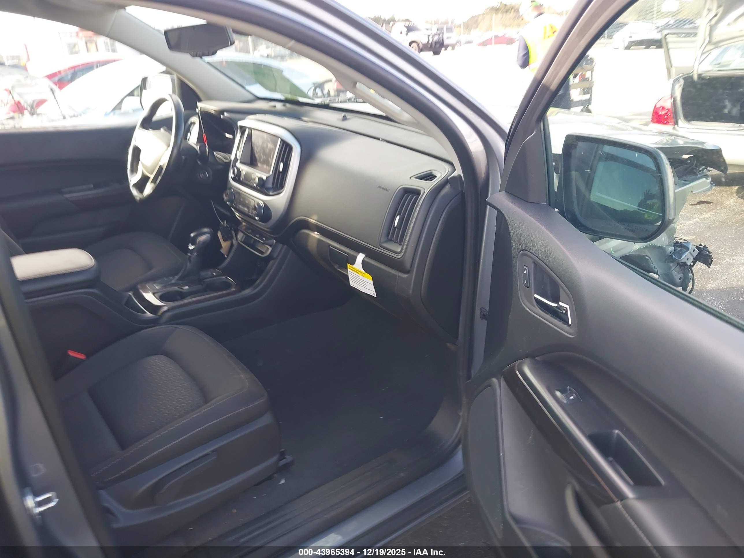 GMC CANYON image 5