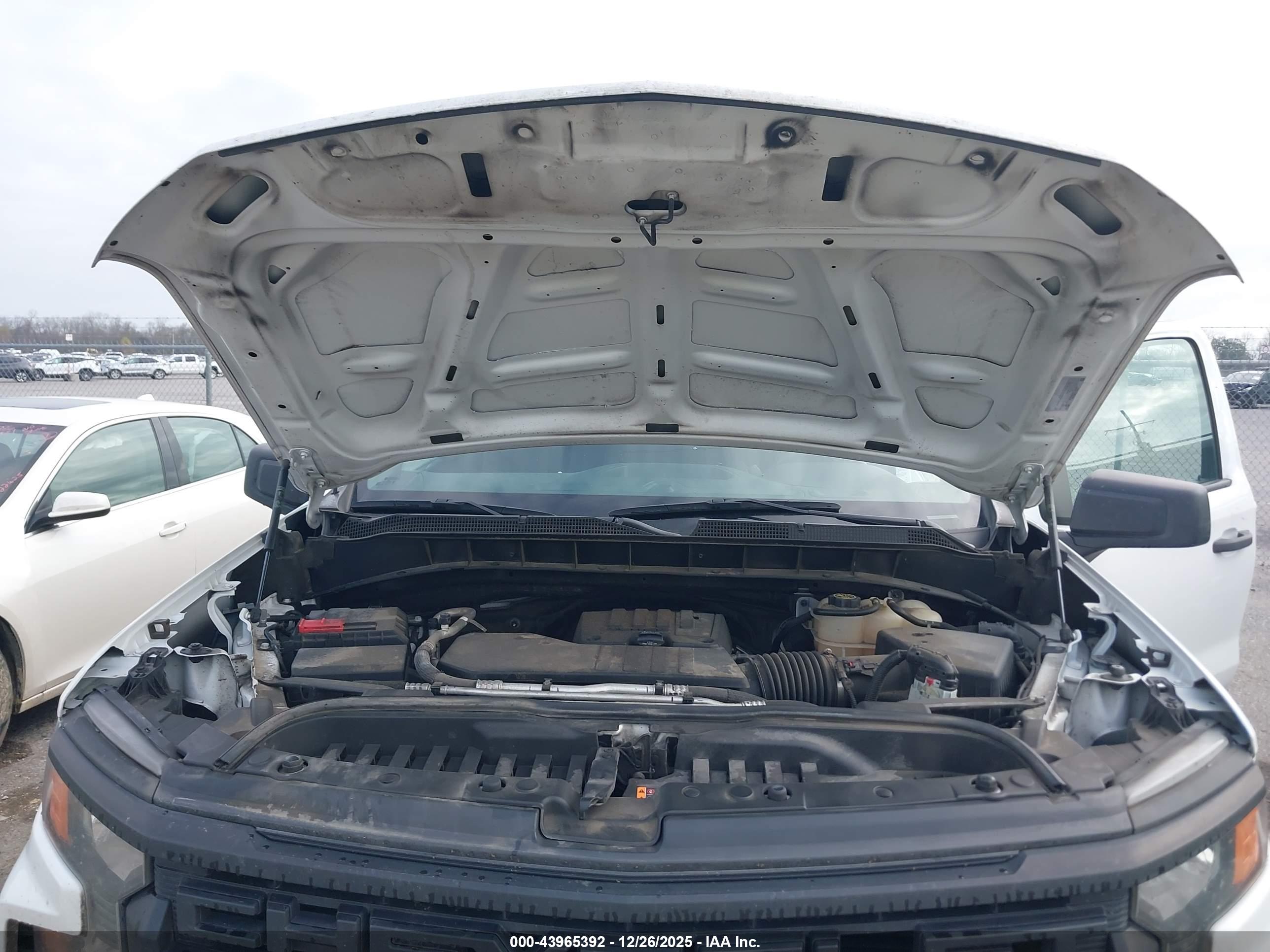 CHEVROLET SILVERADO image 10