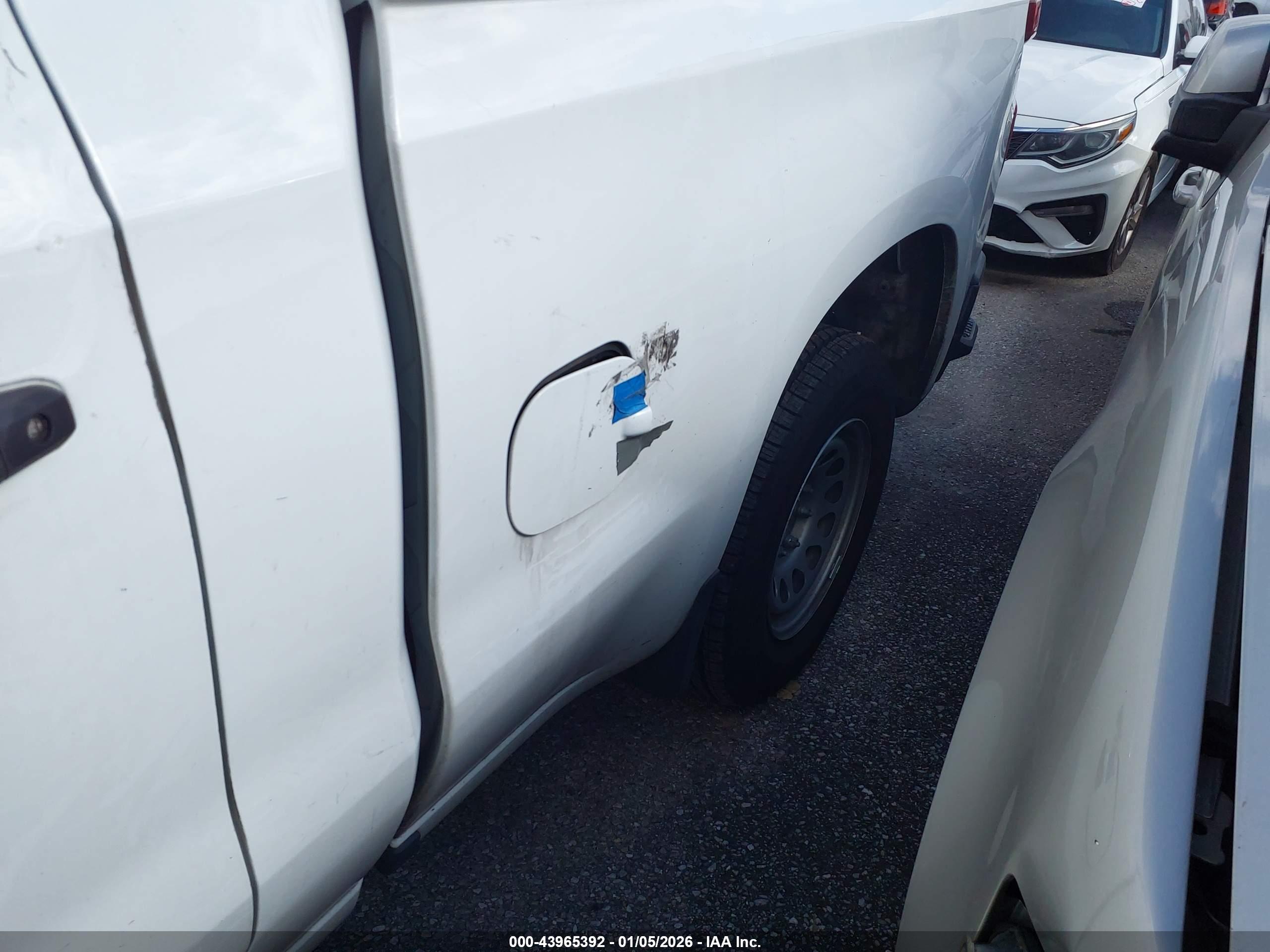 CHEVROLET SILVERADO image 6