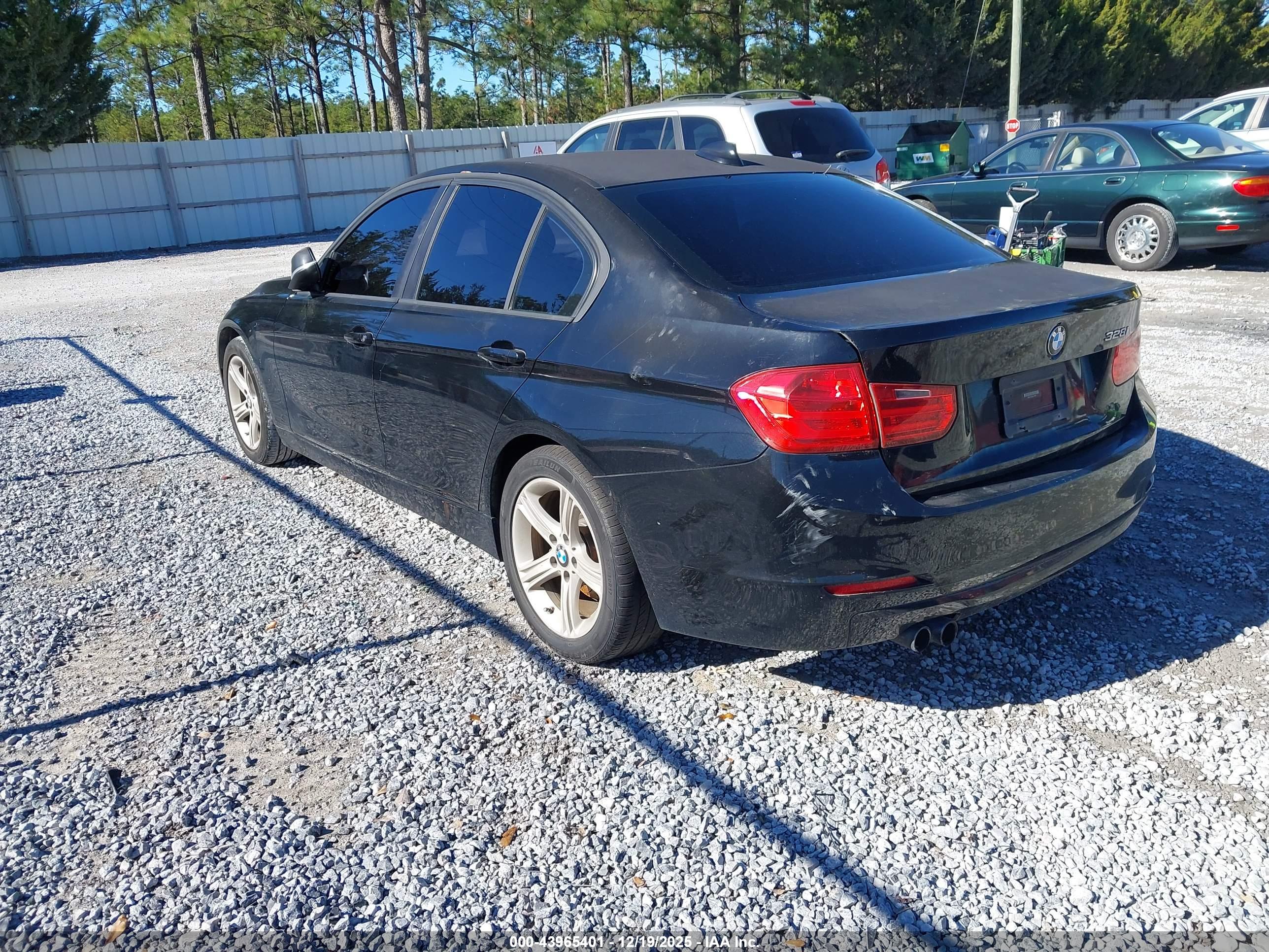 BMW 328I image 3