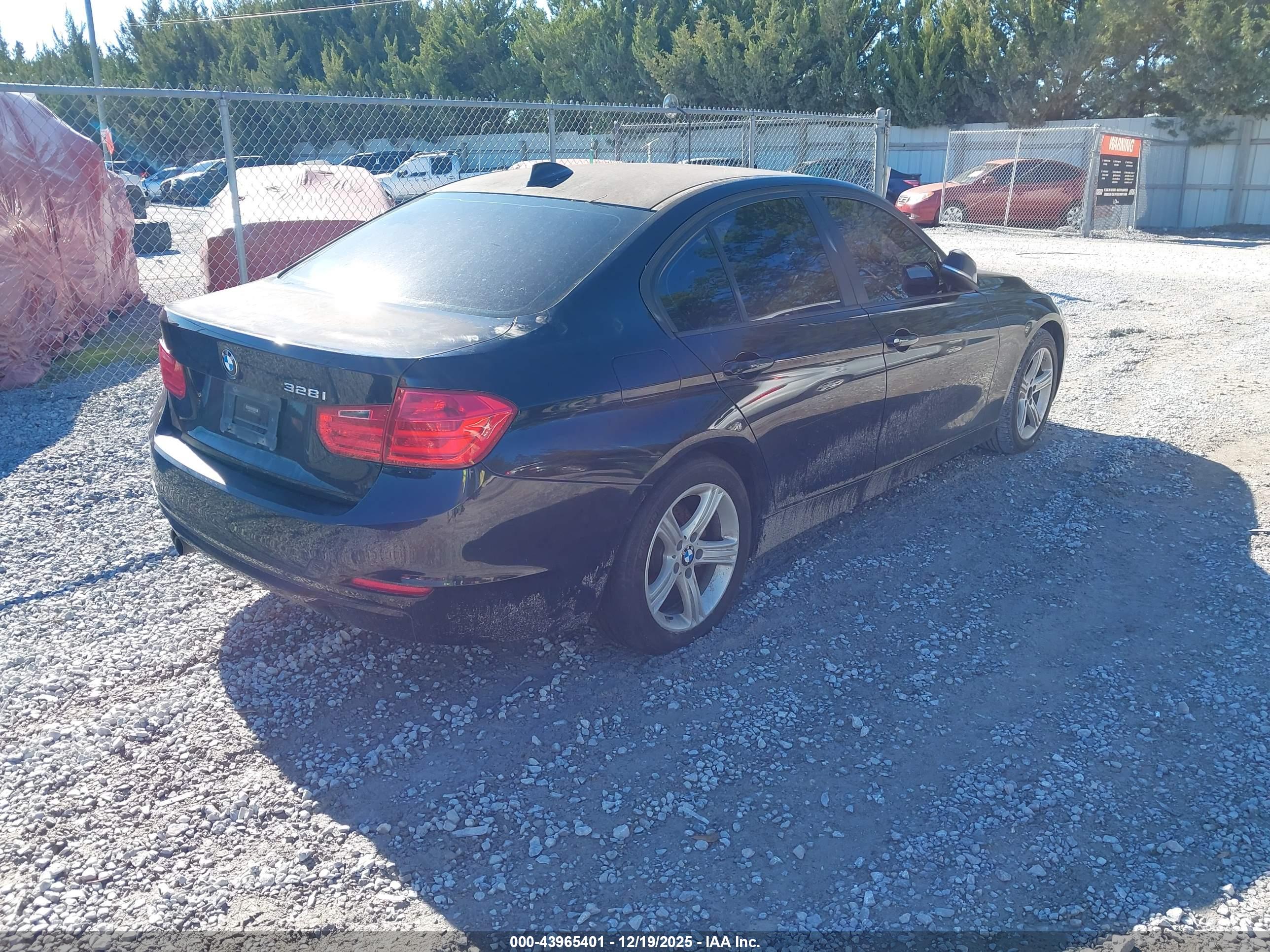 BMW 328I image 4