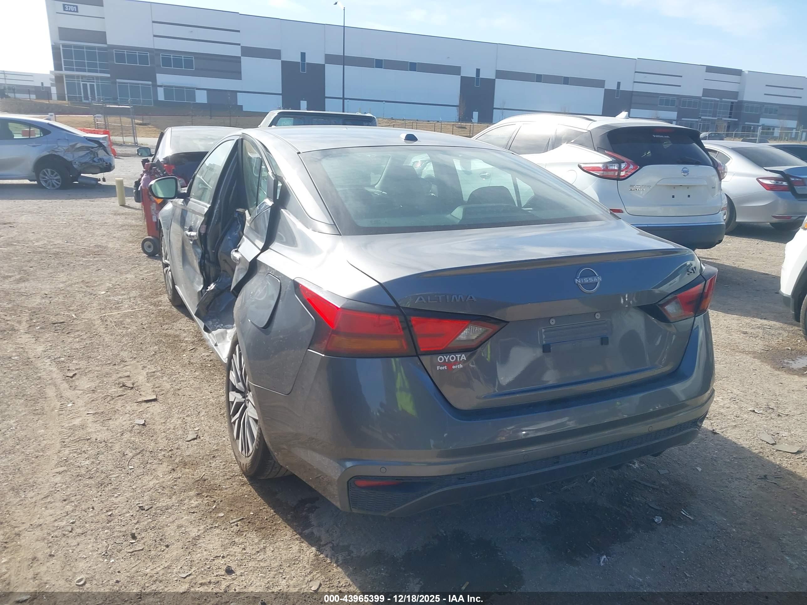 NISSAN ALTIMA image 3