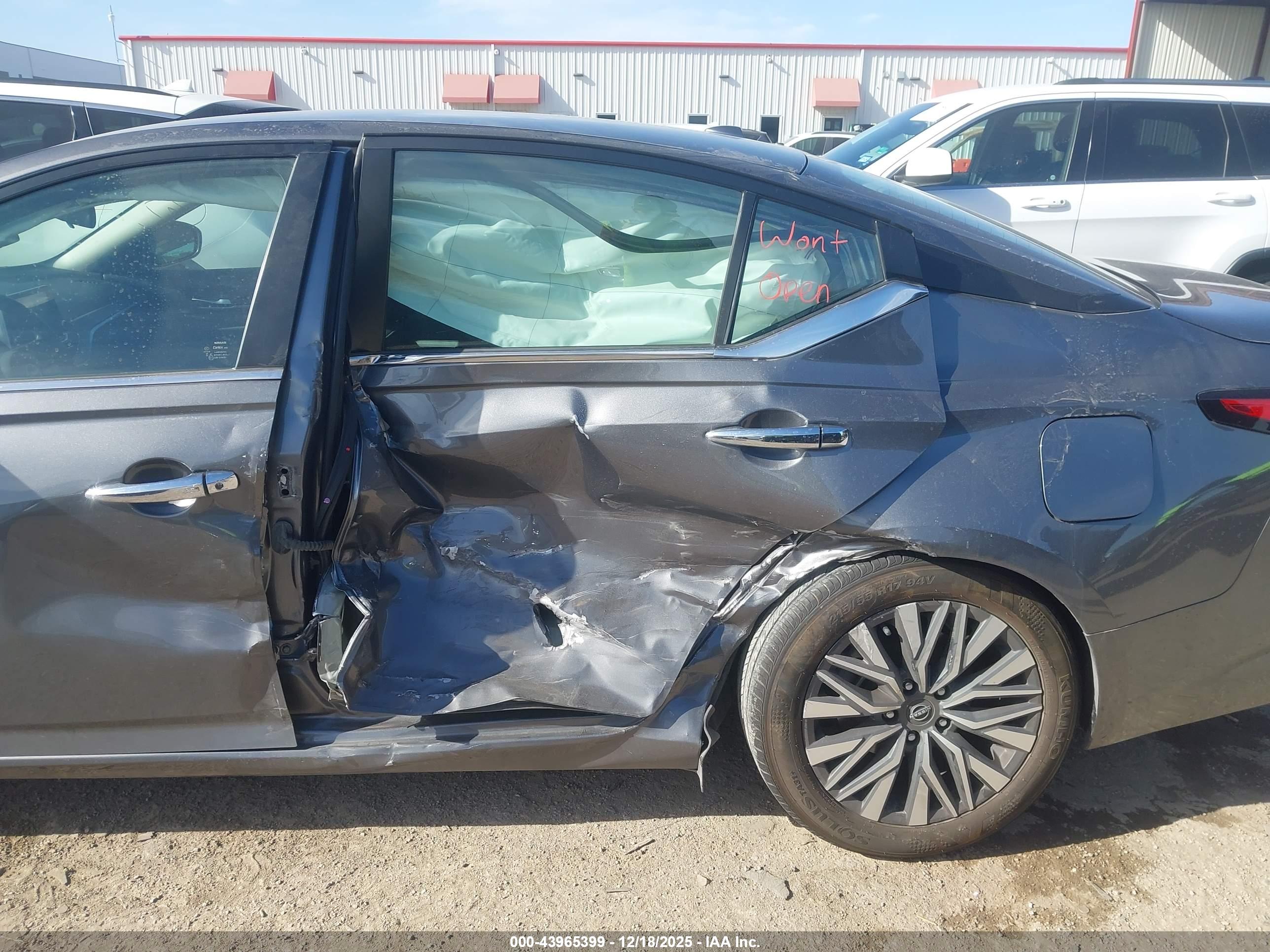 NISSAN ALTIMA image 6