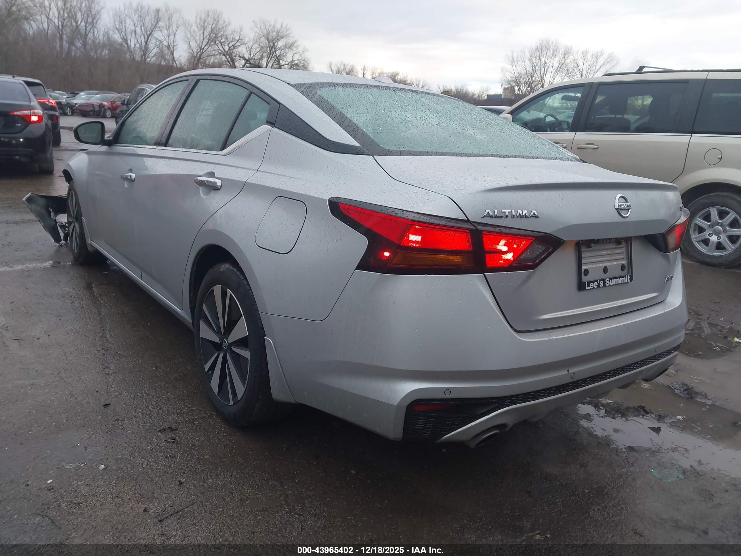 NISSAN ALTIMA image 3