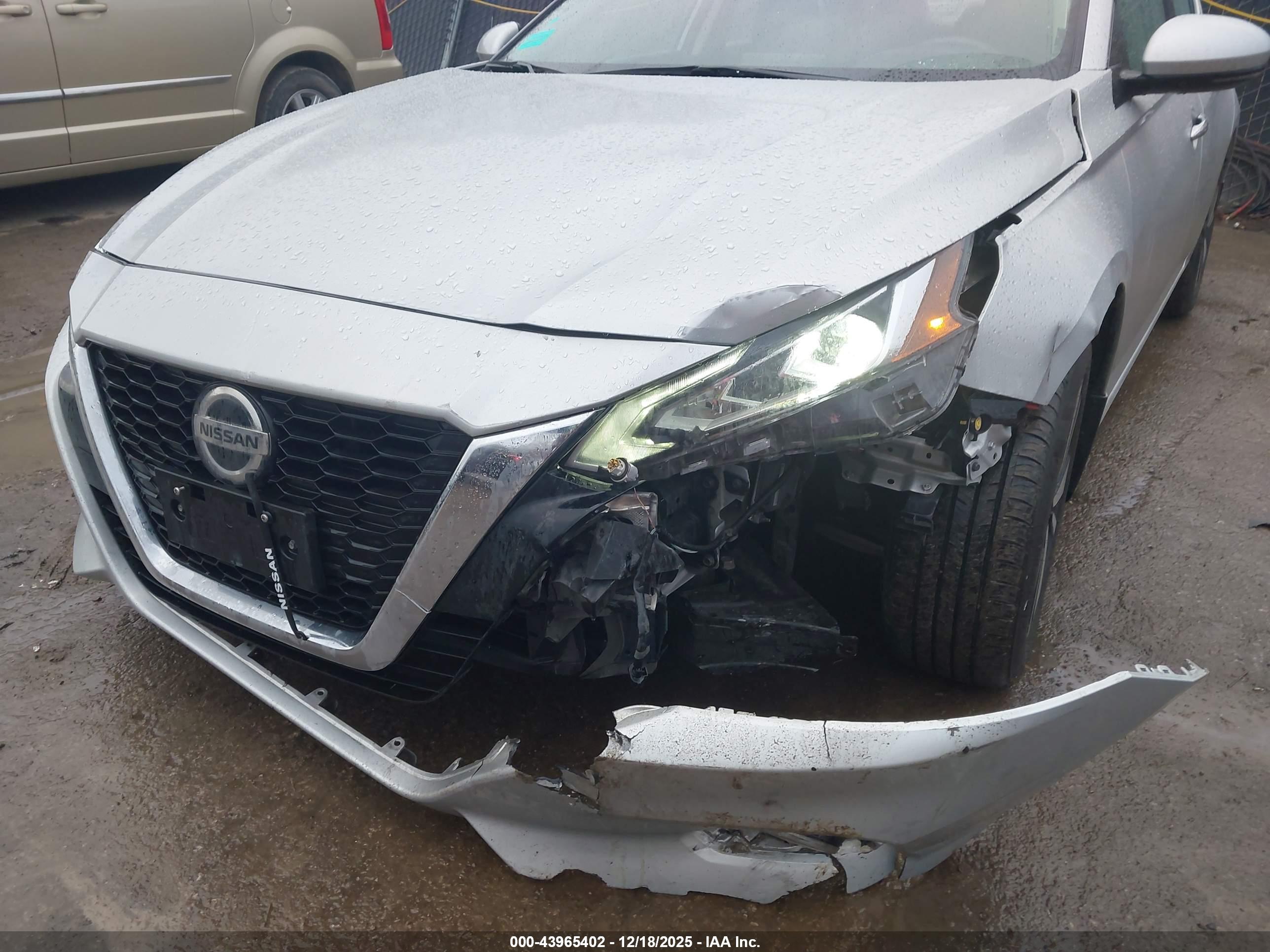 NISSAN ALTIMA image 6