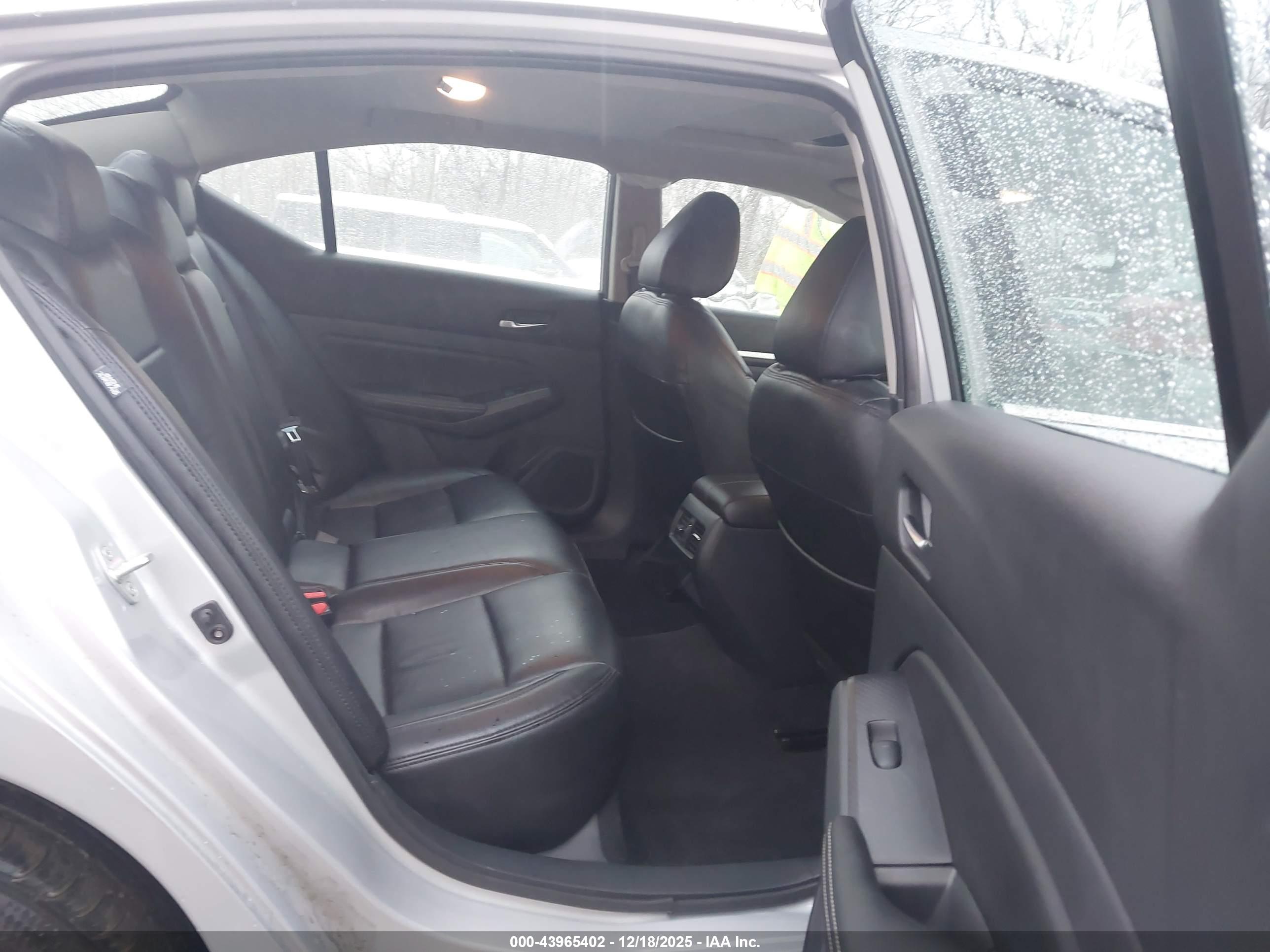 NISSAN ALTIMA image 8