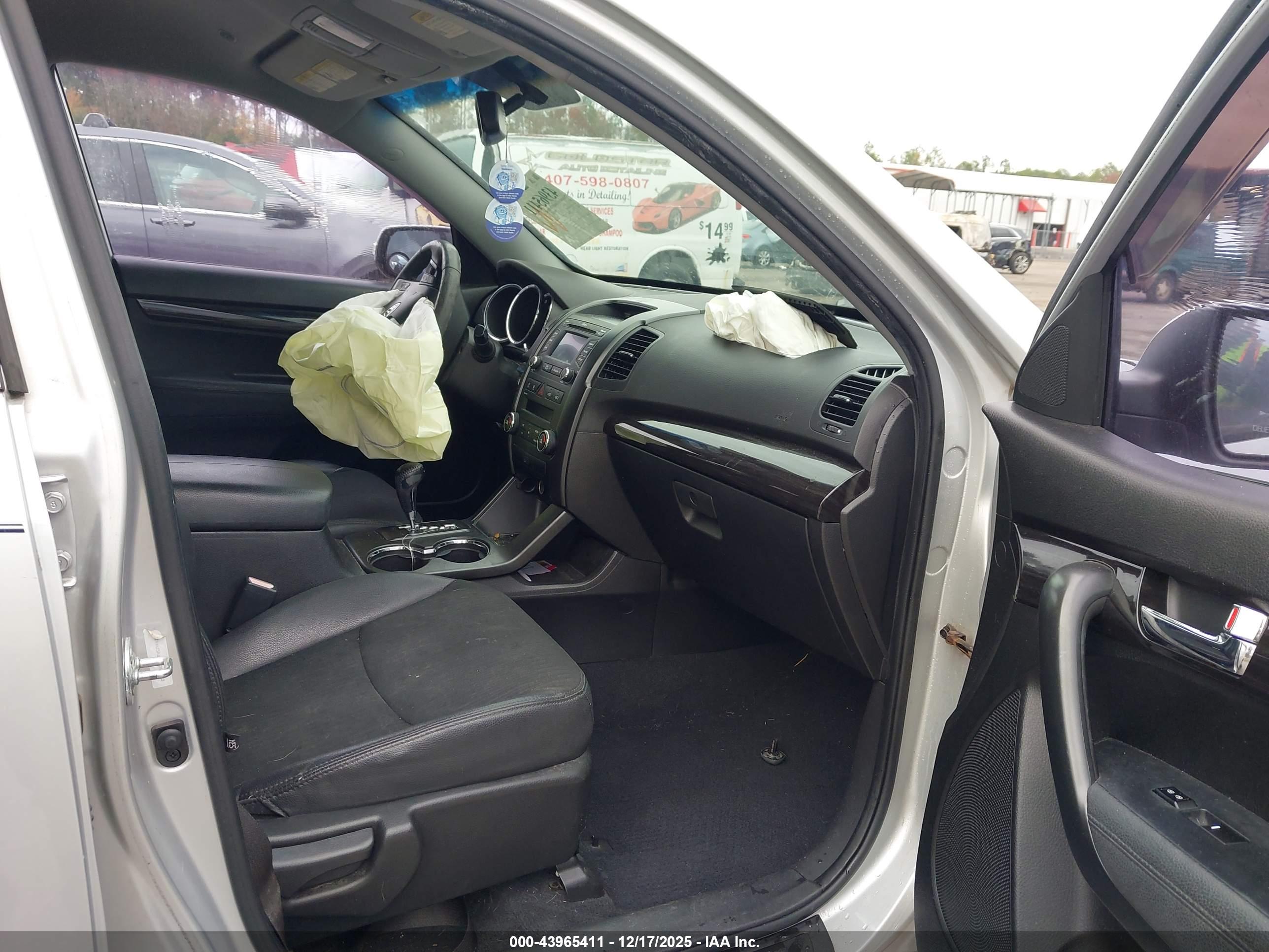 KIA SORENTO image 5