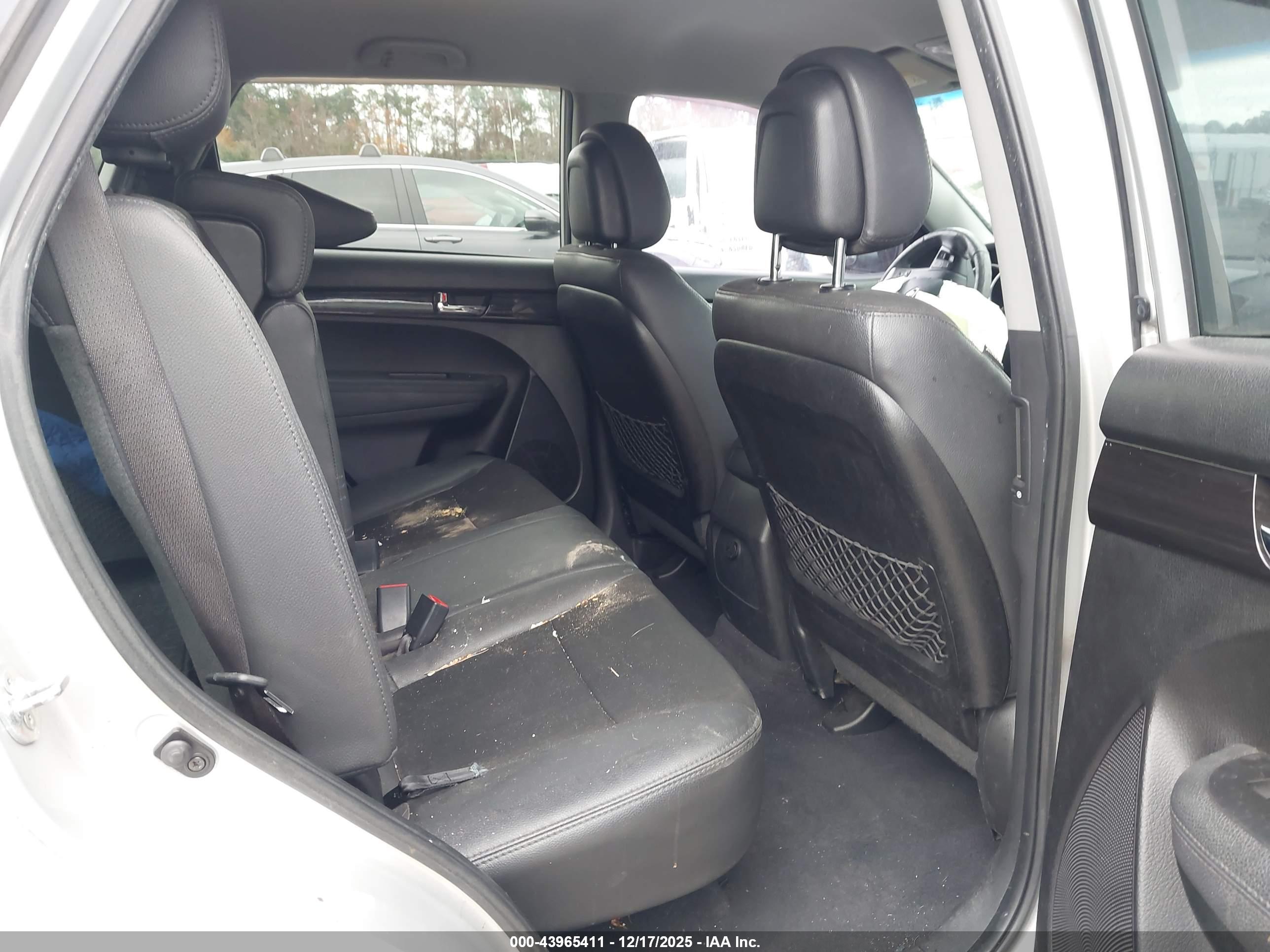 KIA SORENTO image 8