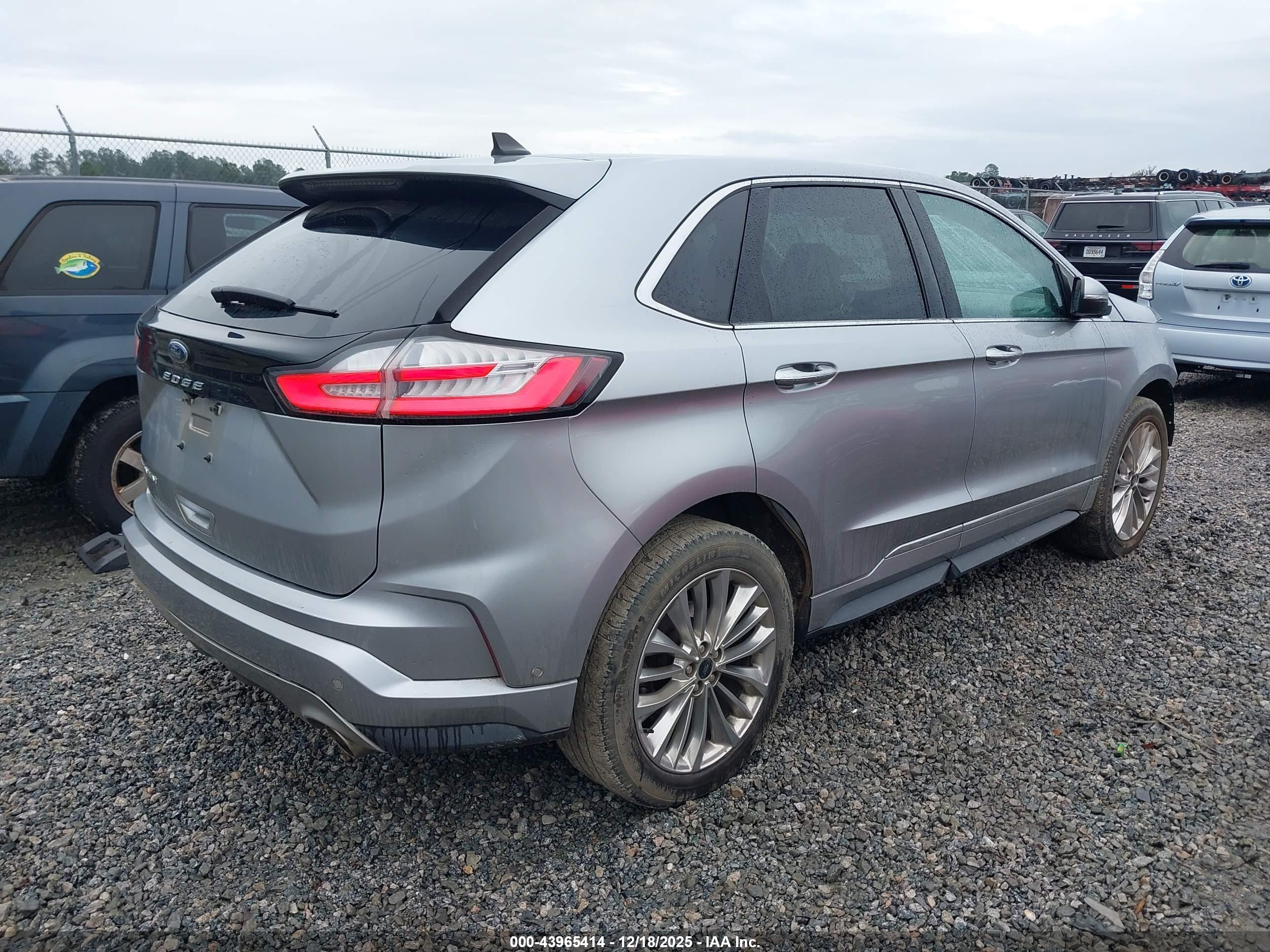 FORD EDGE image 4