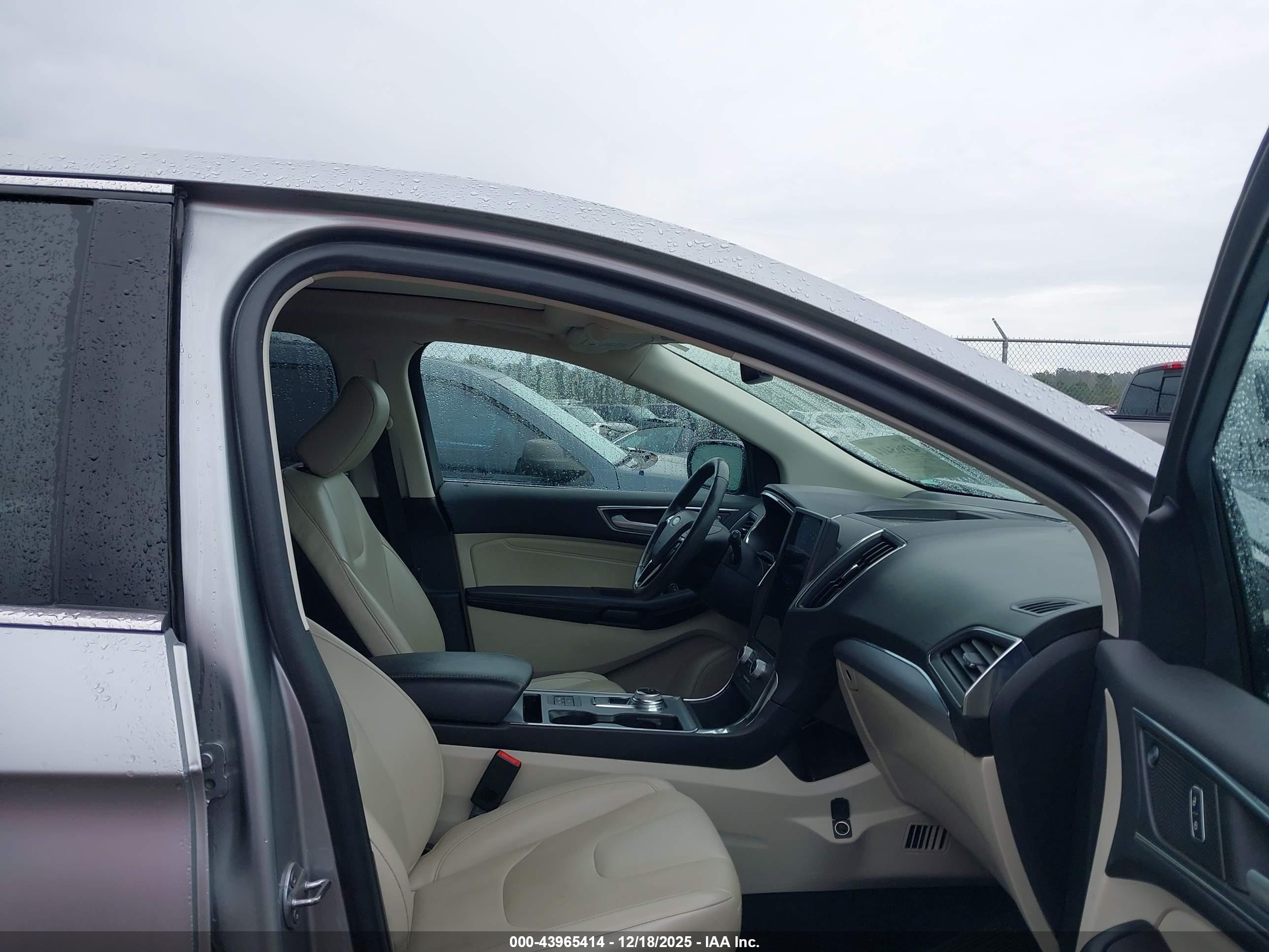 FORD EDGE image 5