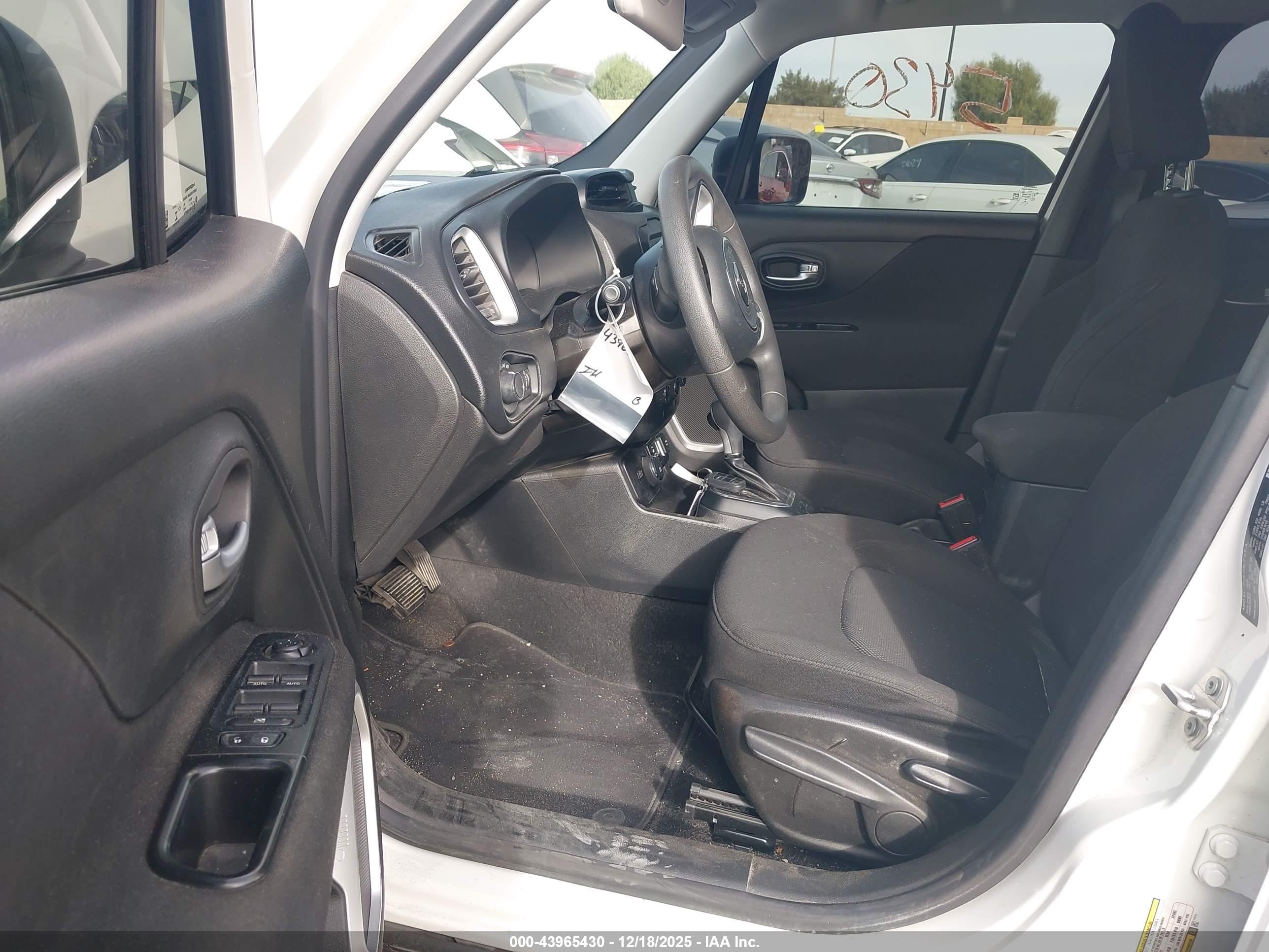 JEEP RENEGADE image 5
