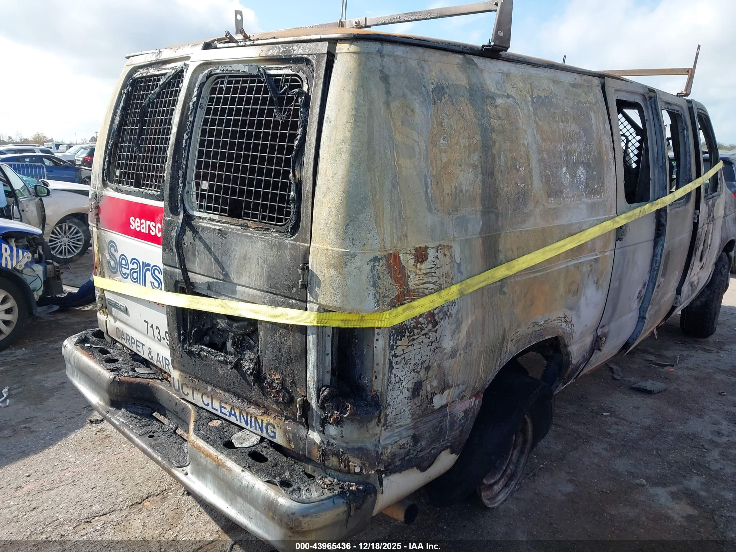 FORD E-250 image 4