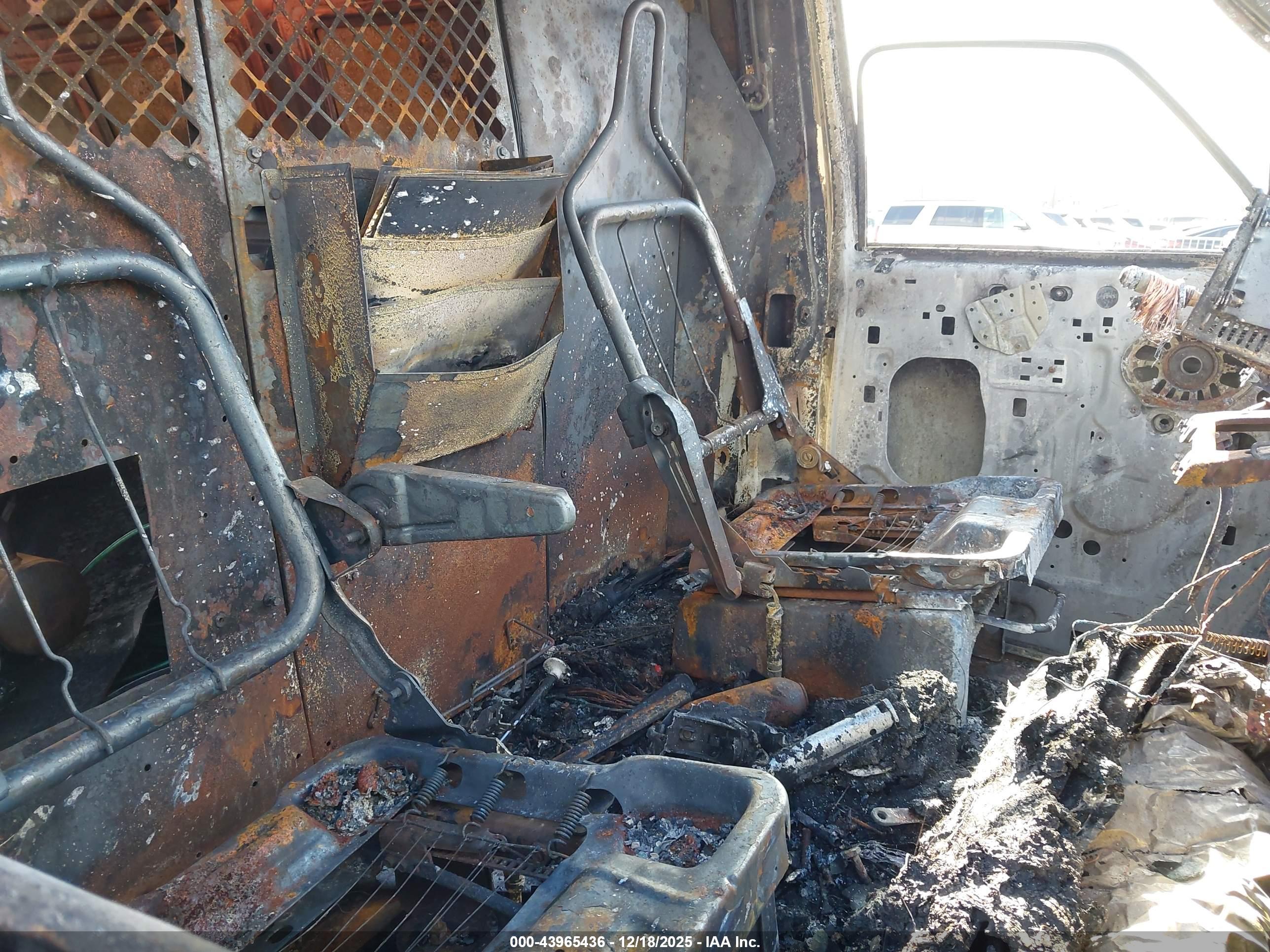 FORD E-250 image 5
