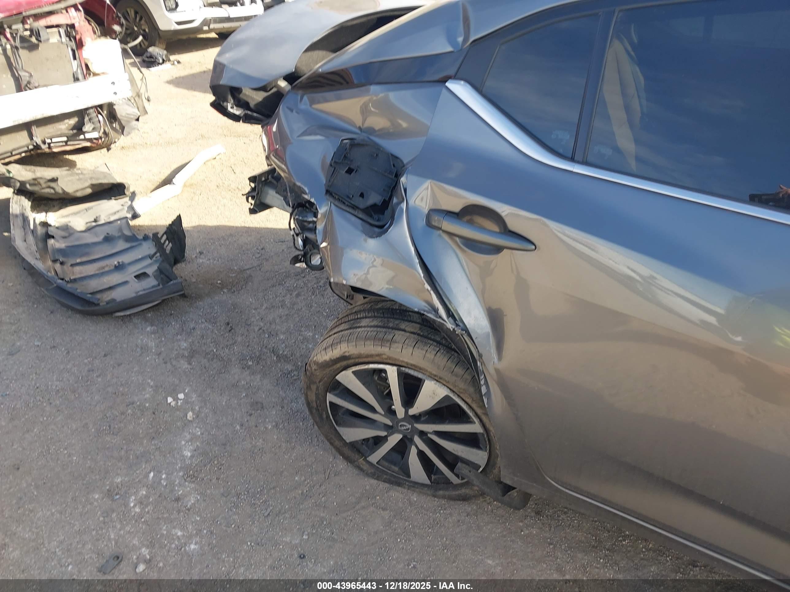 NISSAN SENTRA image 6