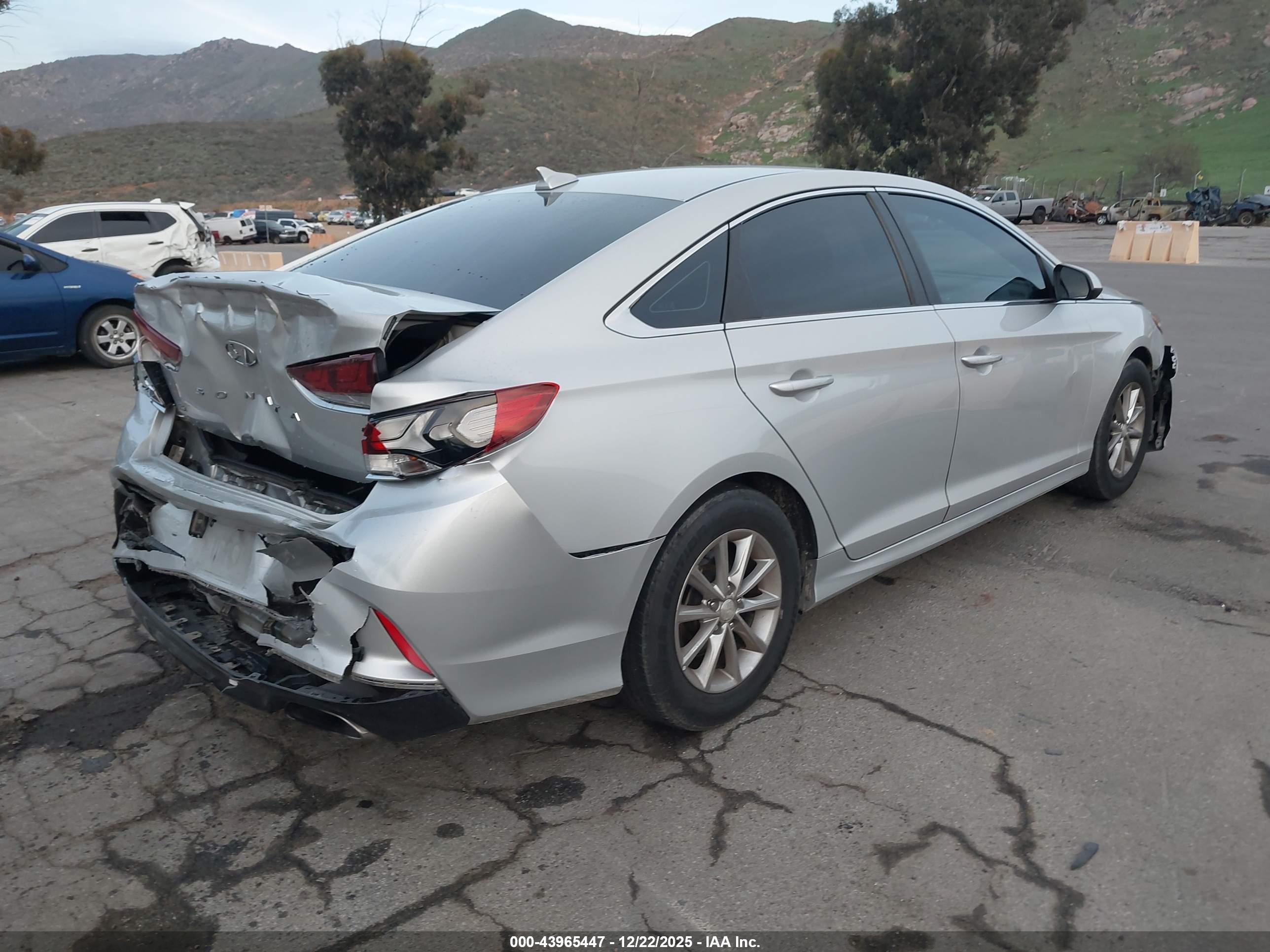 HYUNDAI SONATA image 4