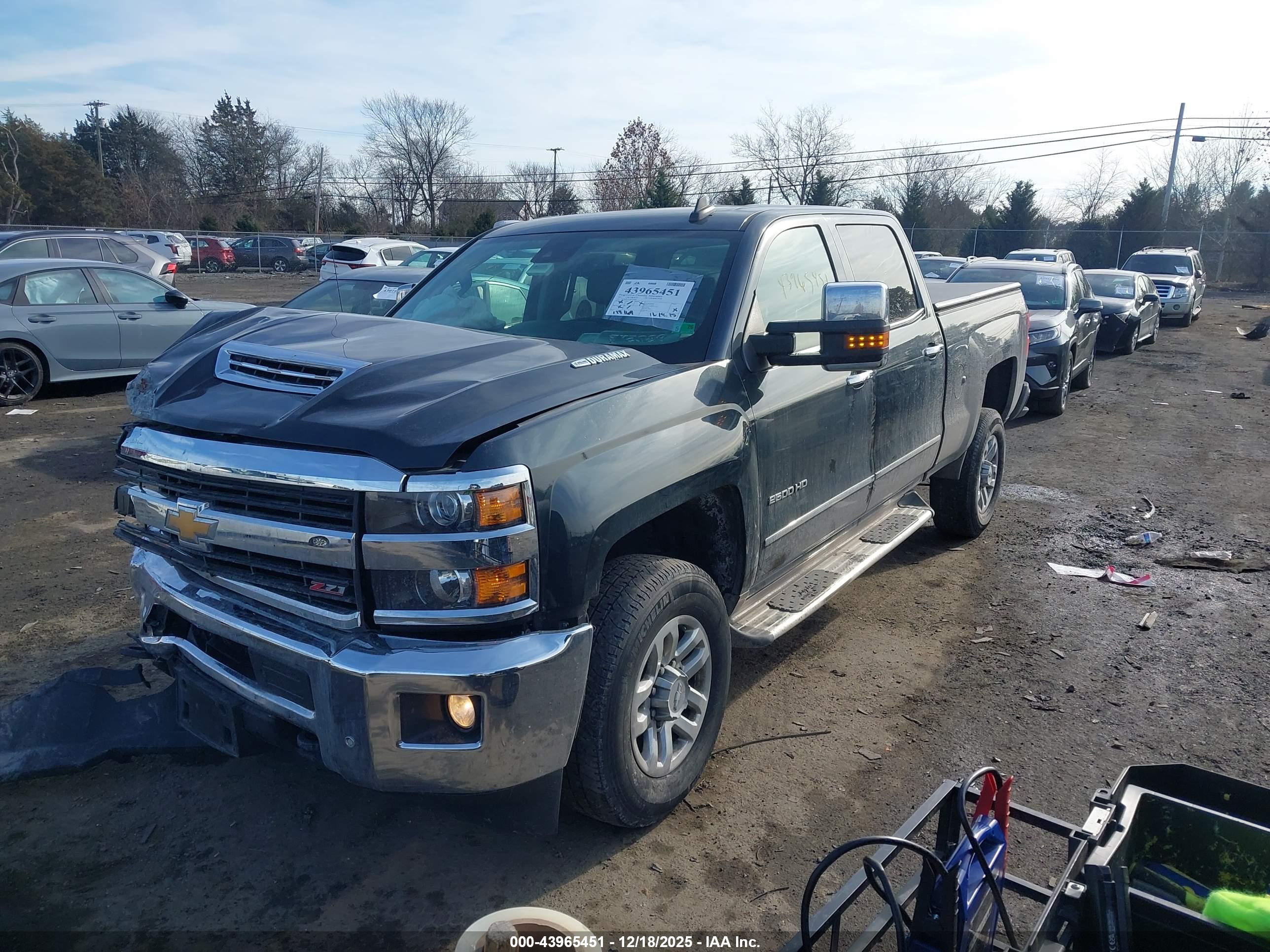 CHEVROLET SILVERADO image 2