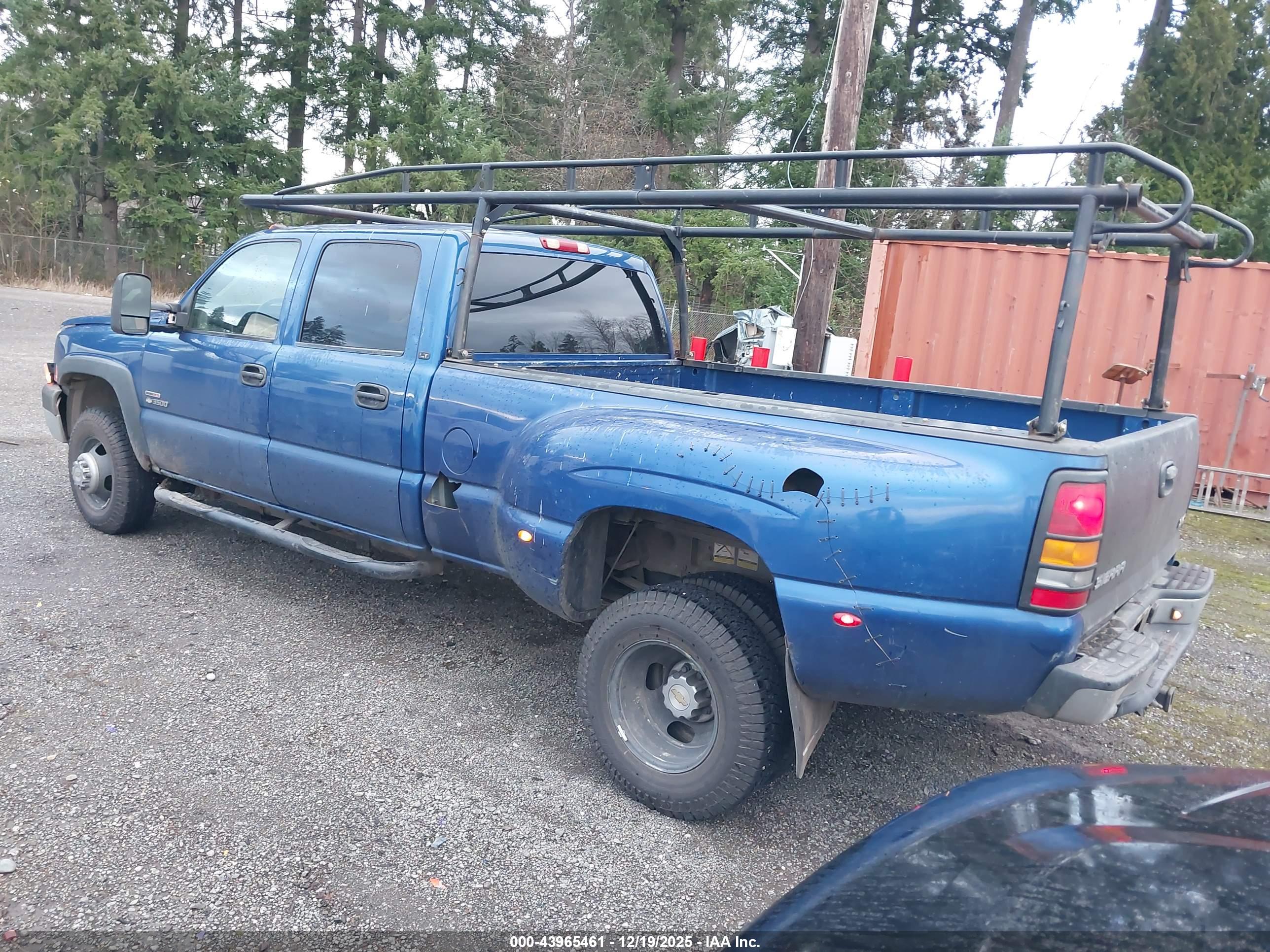 CHEVROLET SILVERADO image 3