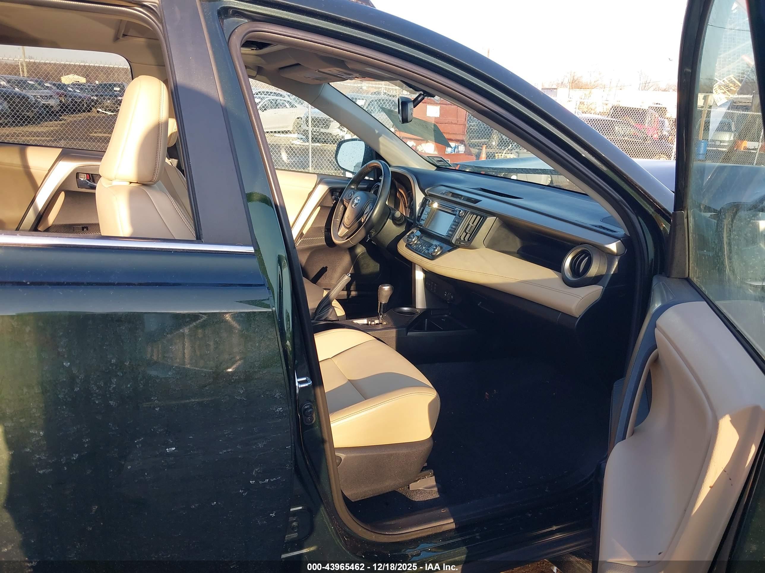TOYOTA RAV4 image 5
