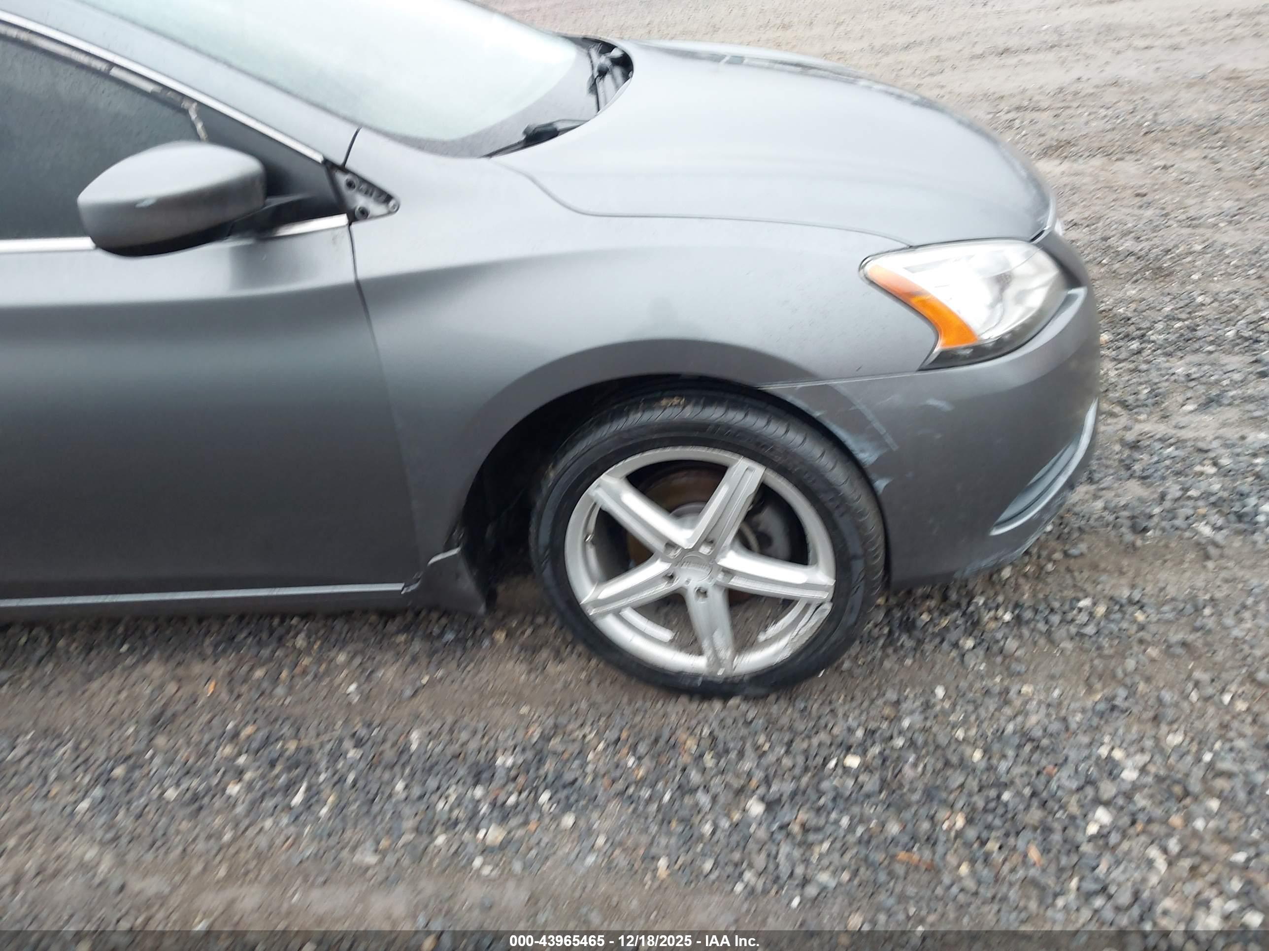 NISSAN SENTRA image 6