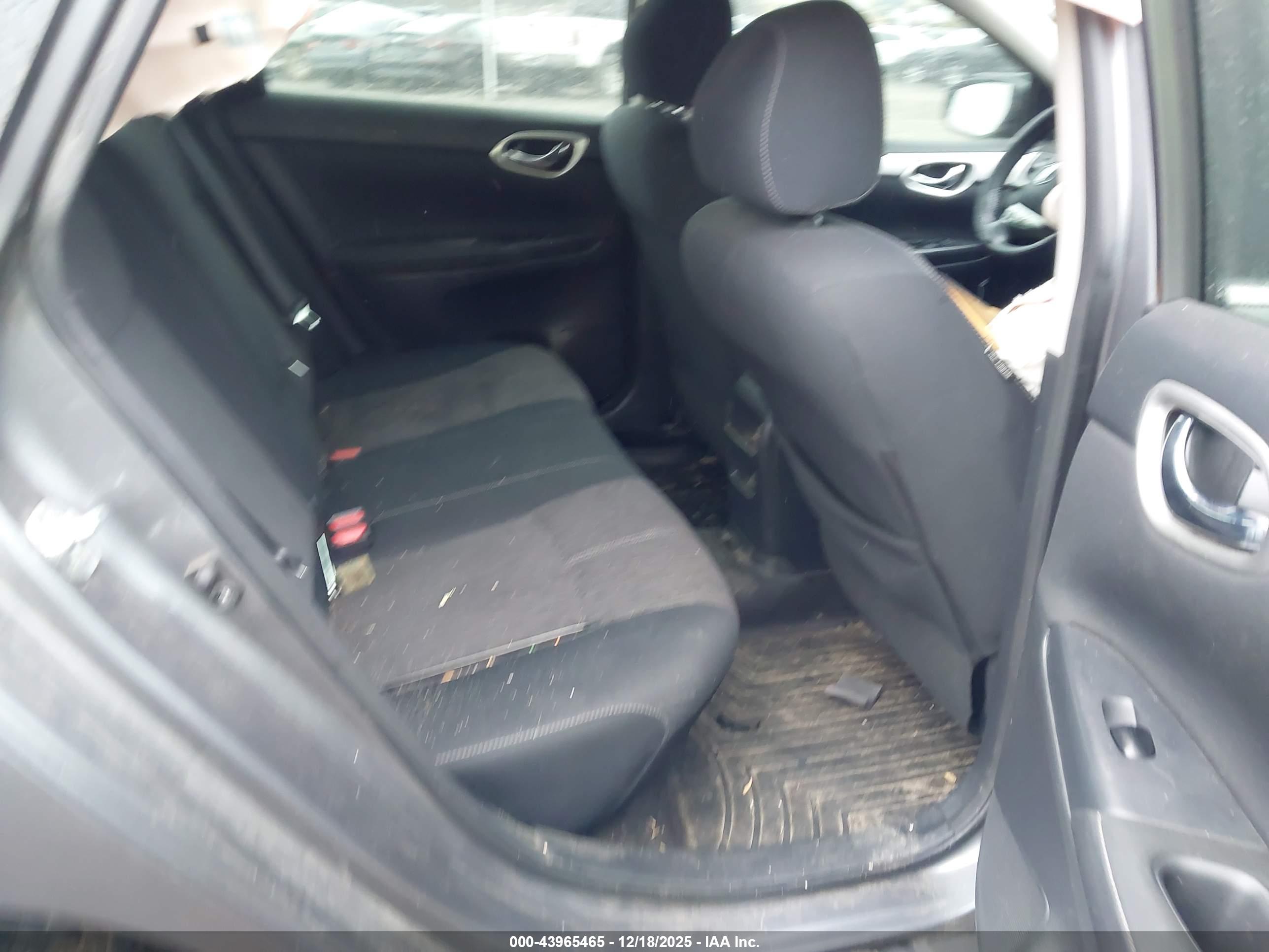 NISSAN SENTRA image 8