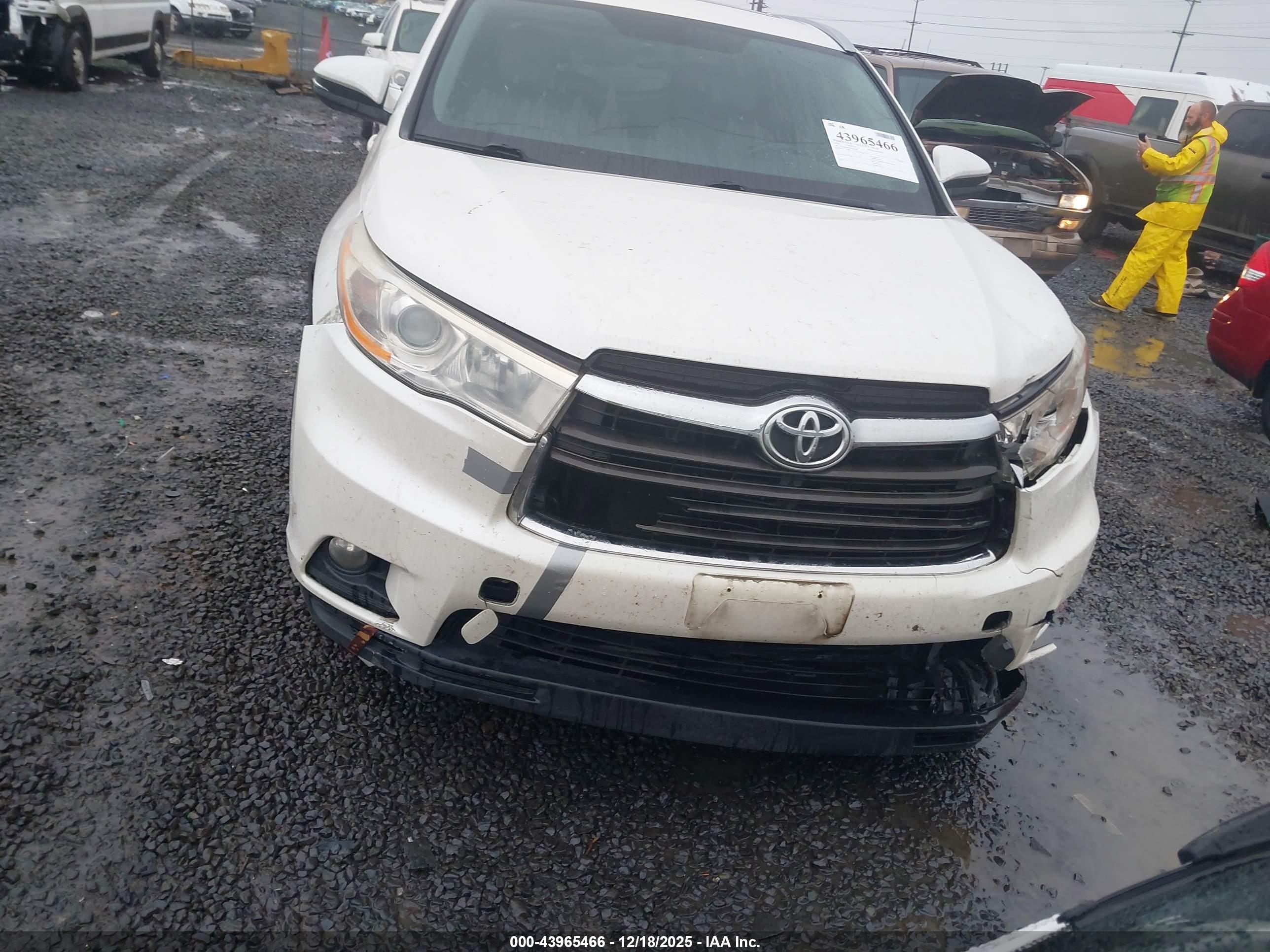 TOYOTA HIGHLANDER image 6