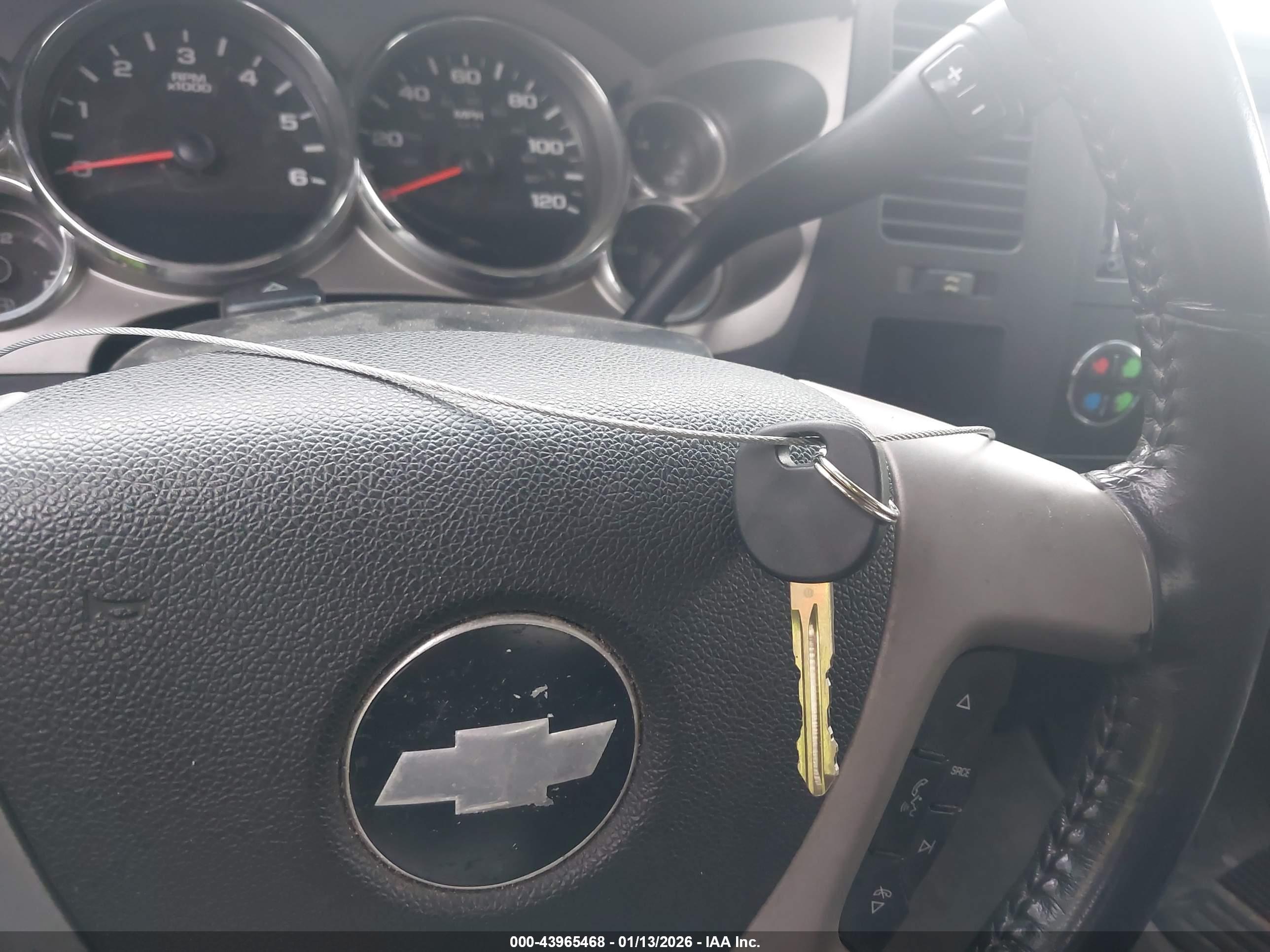 CHEVROLET SILVERADO image 11