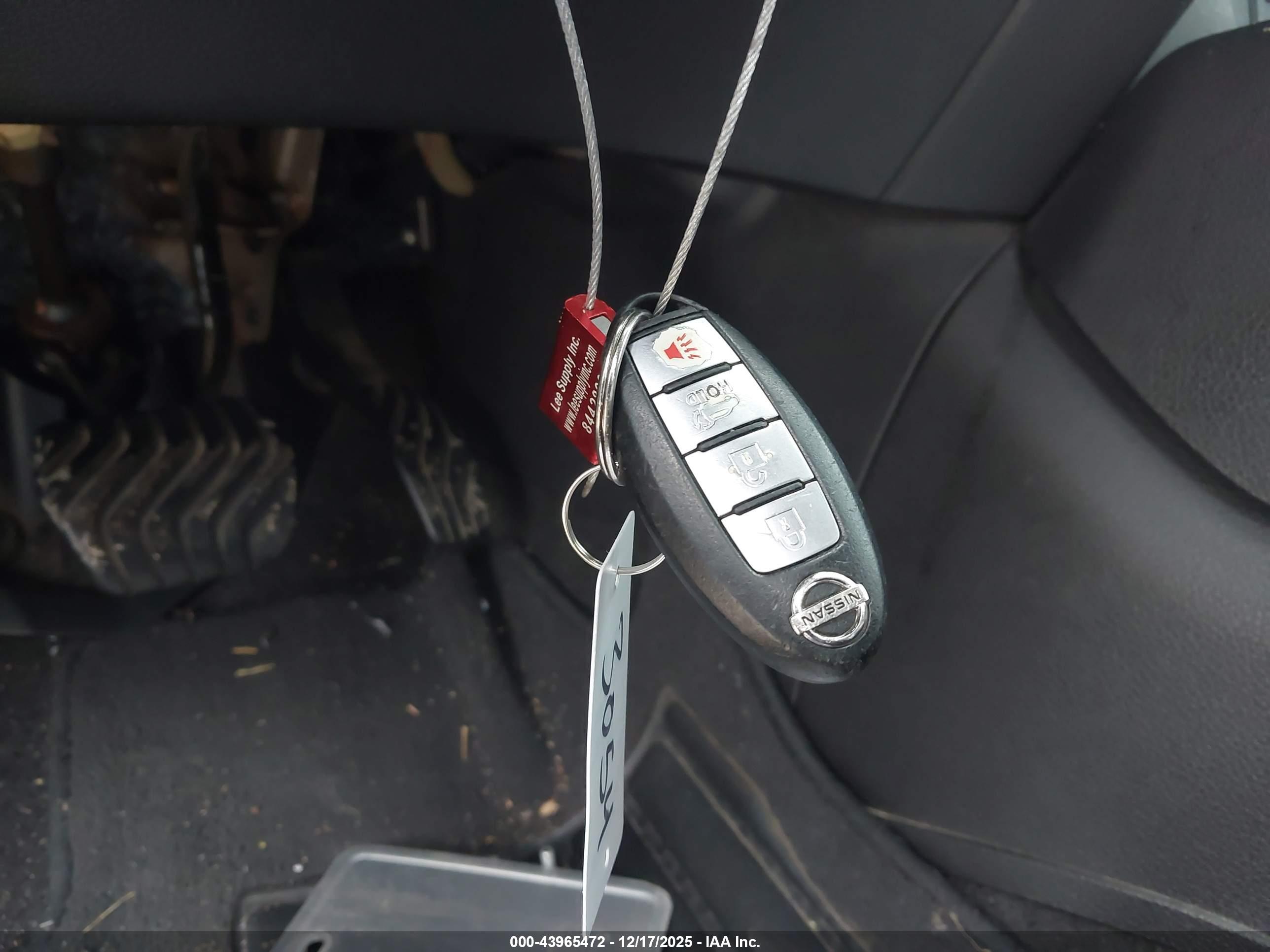 NISSAN ROGUE image 11