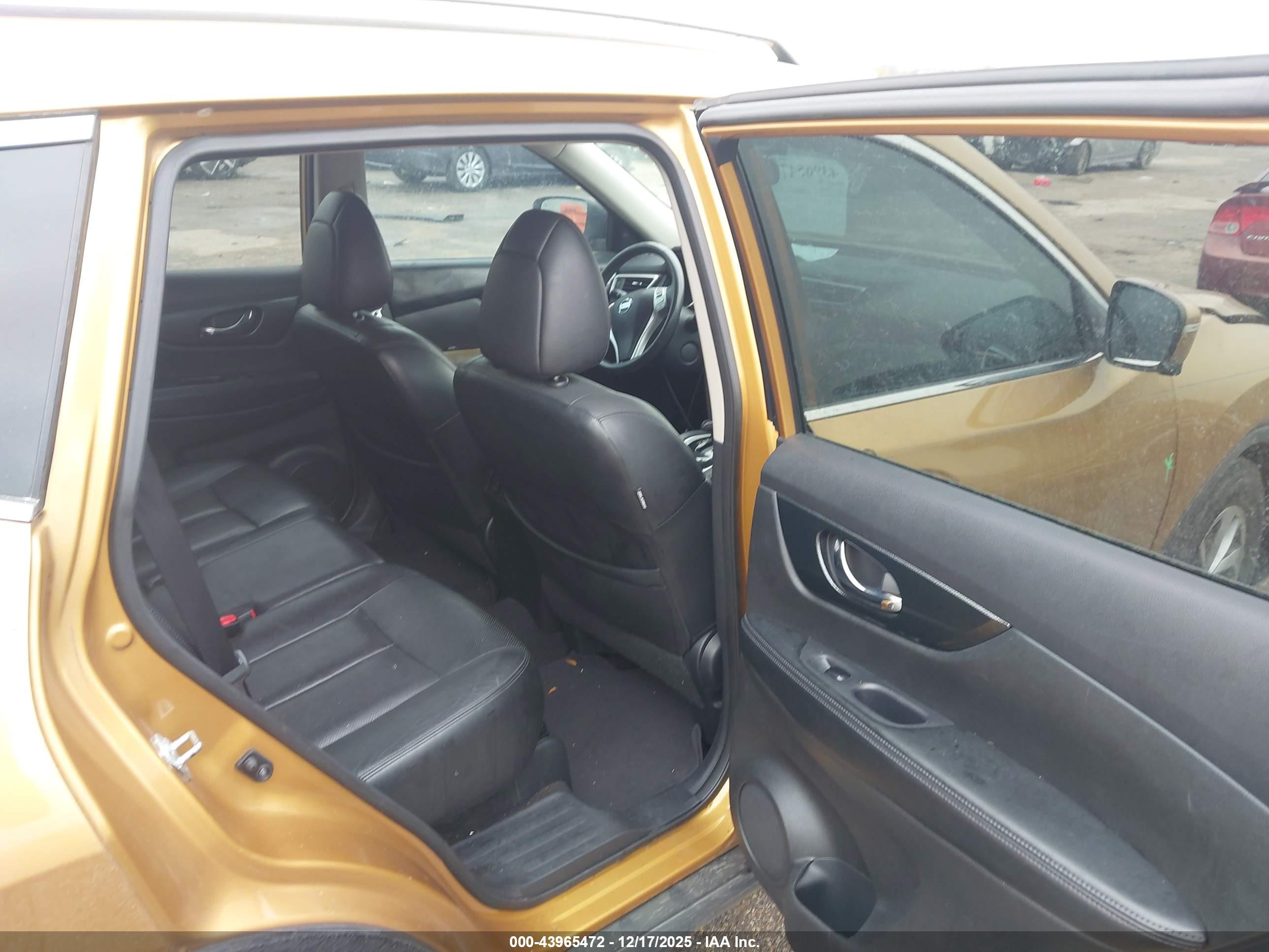 NISSAN ROGUE image 8