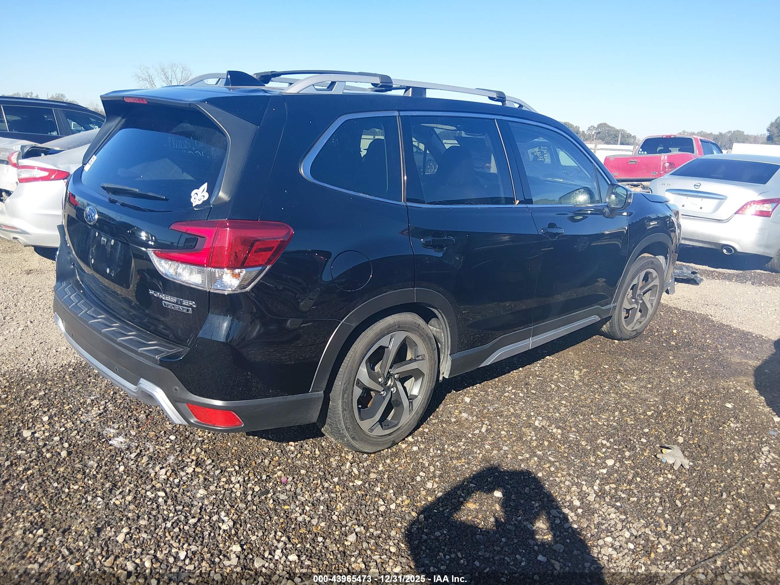 SUBARU FORESTER image 4