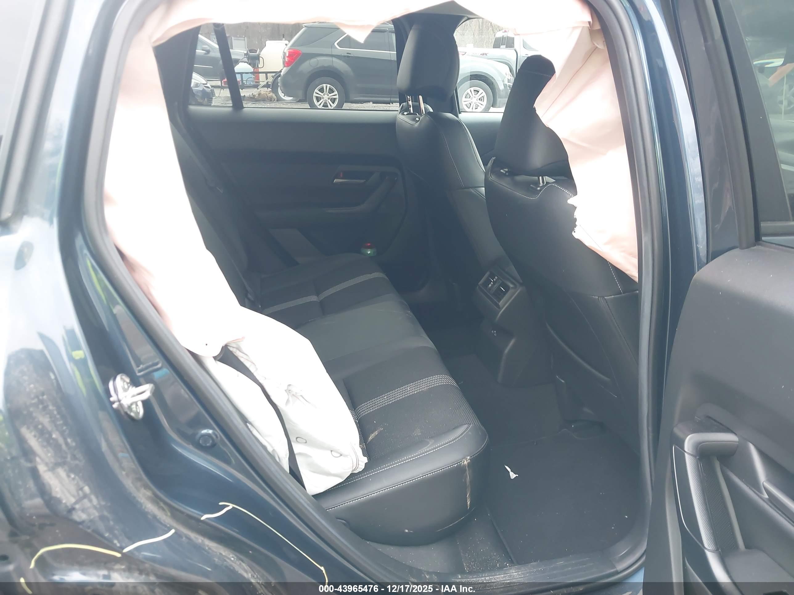 MAZDA CX-50 image 8