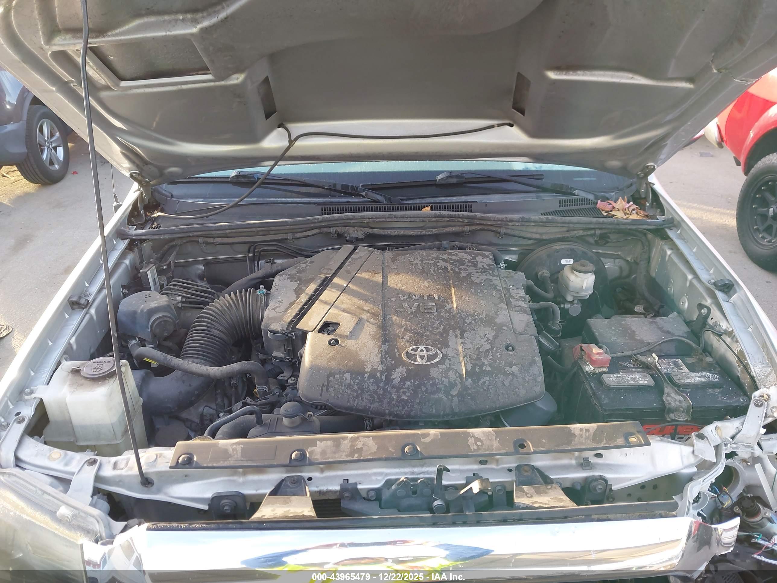 TOYOTA TACOMA image 10