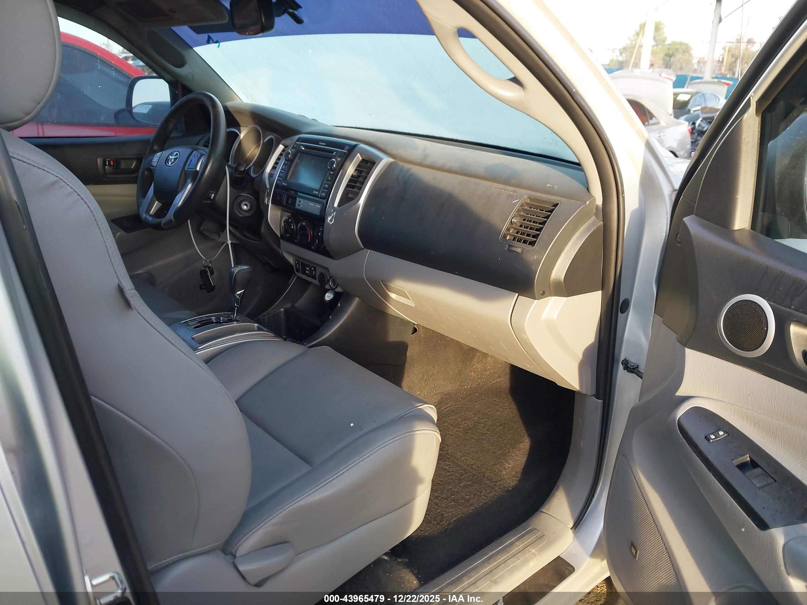 TOYOTA TACOMA image 5
