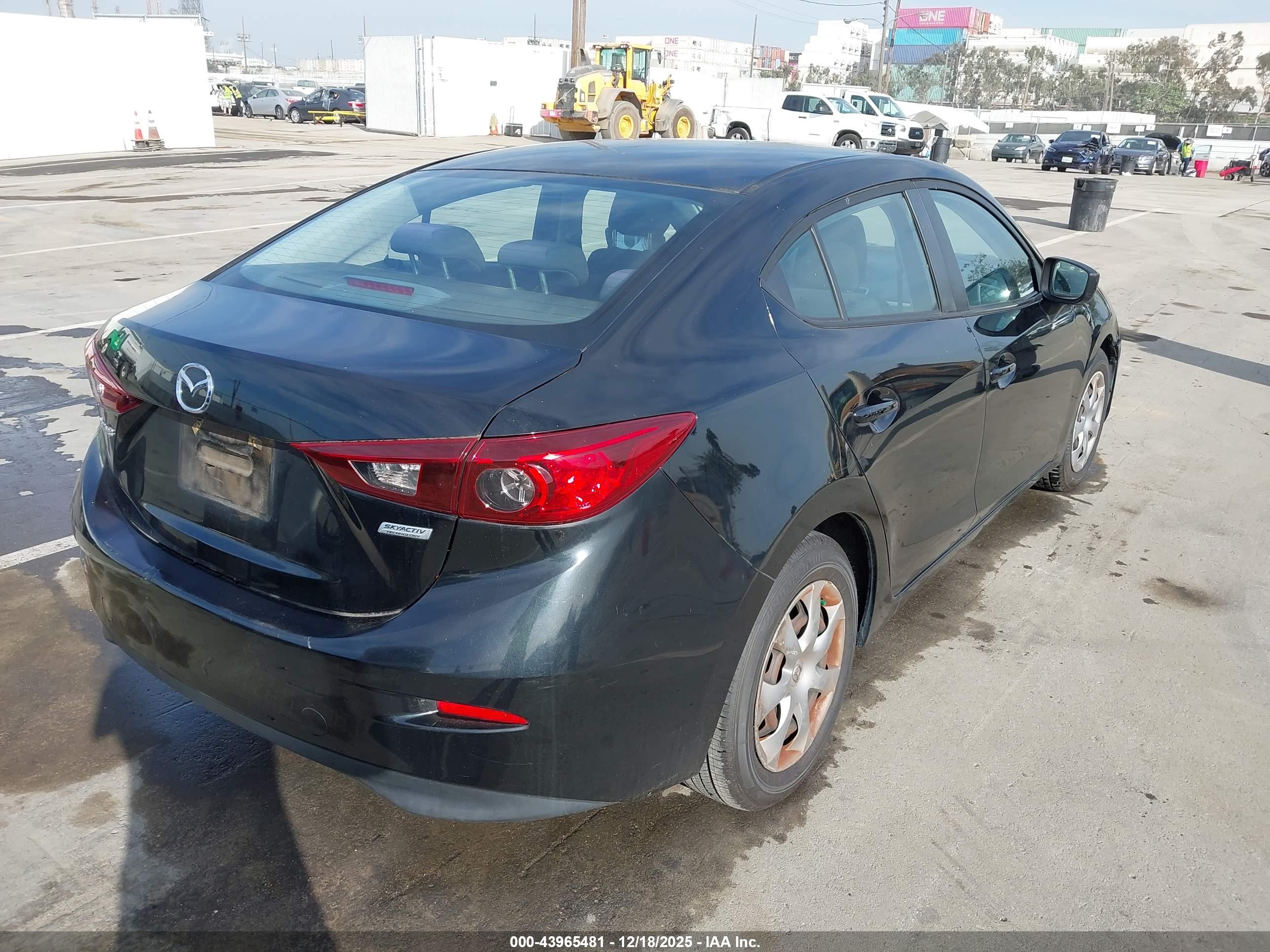 MAZDA MAZDA3 image 4