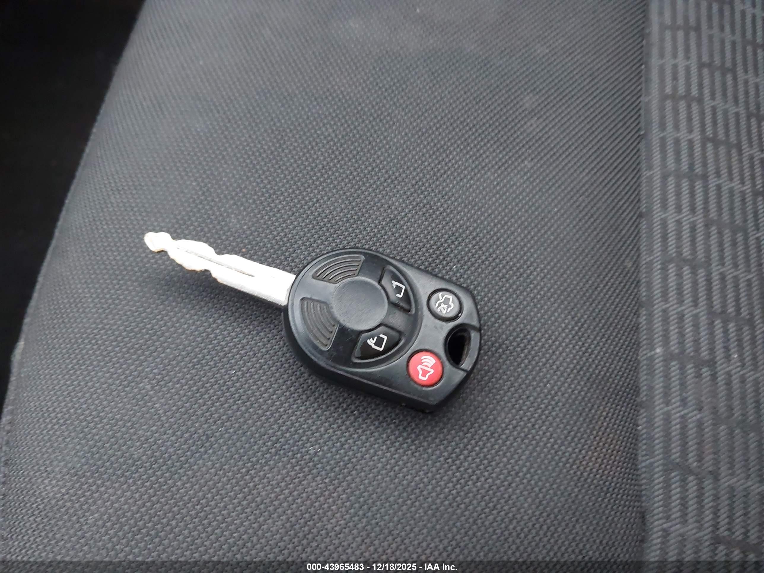 FORD FUSION image 11