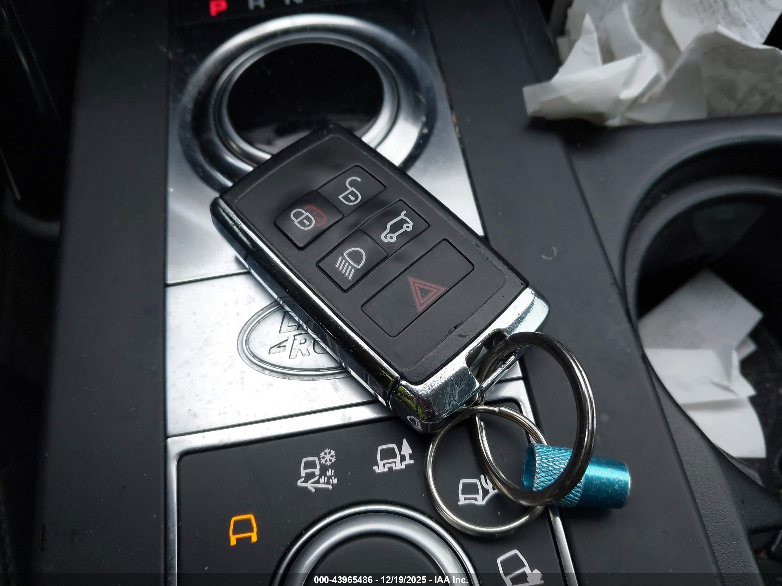 LAND ROVER image 11