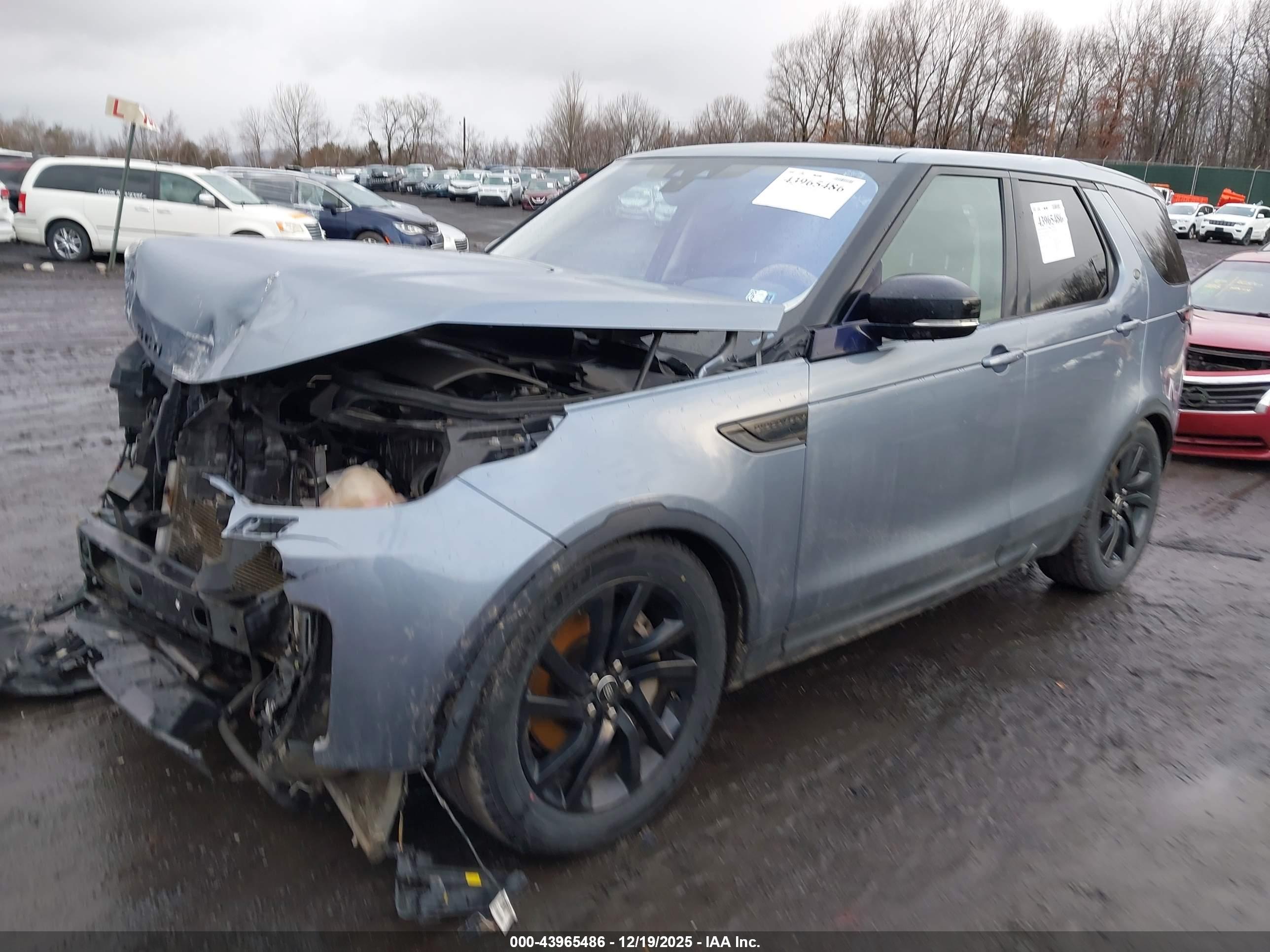 LAND ROVER image 2