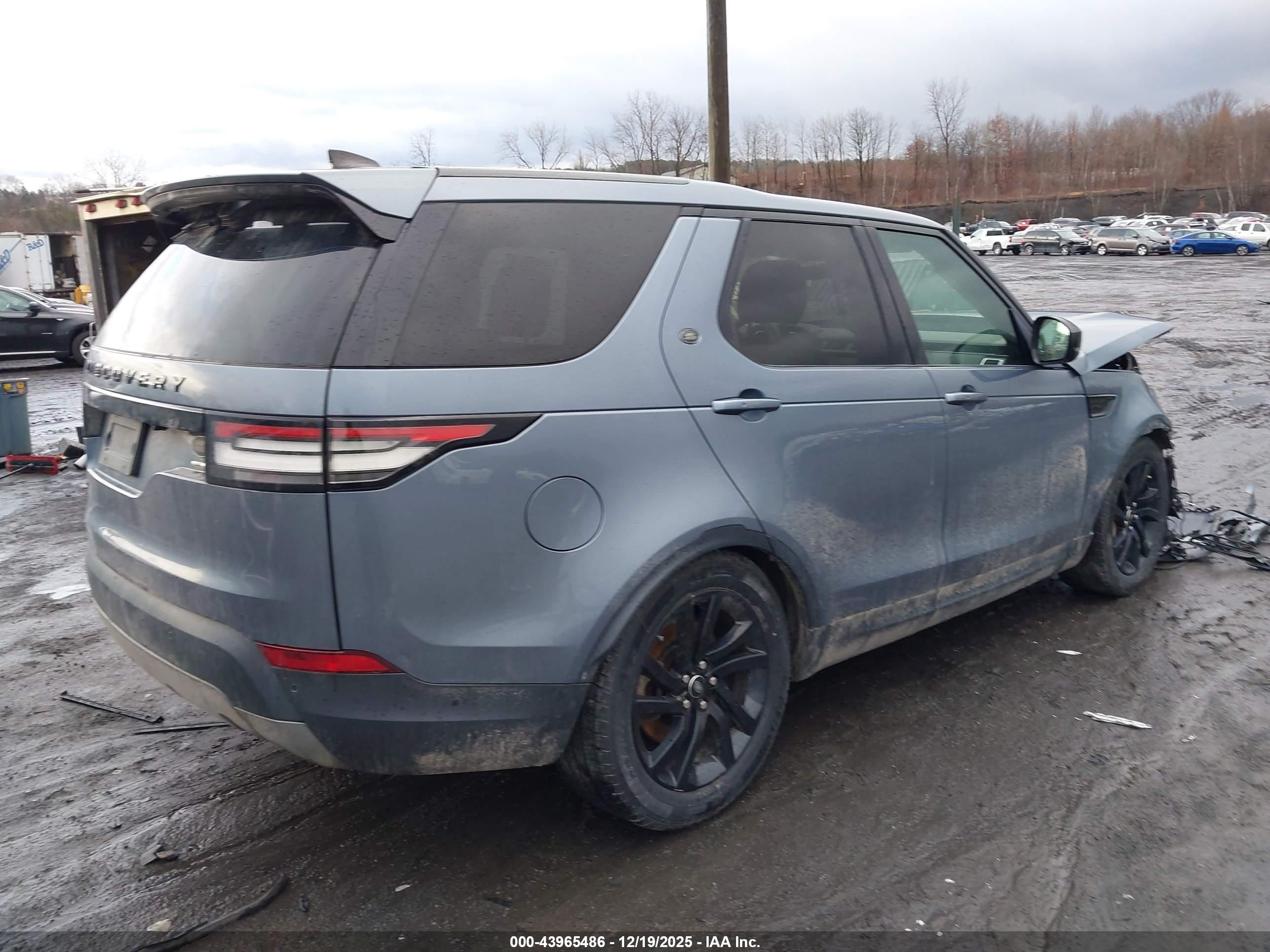 LAND ROVER image 4