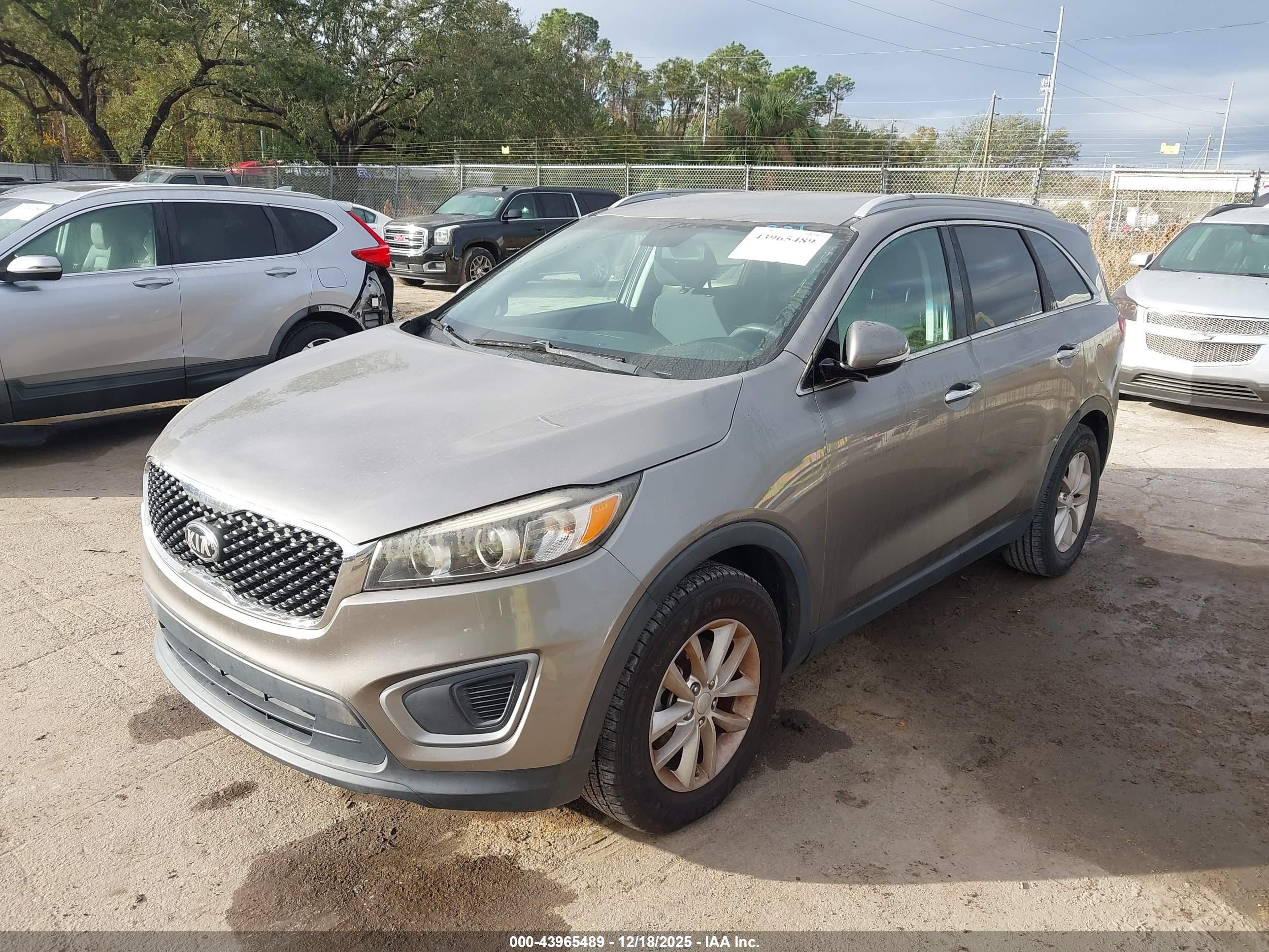 KIA SORENTO image 2