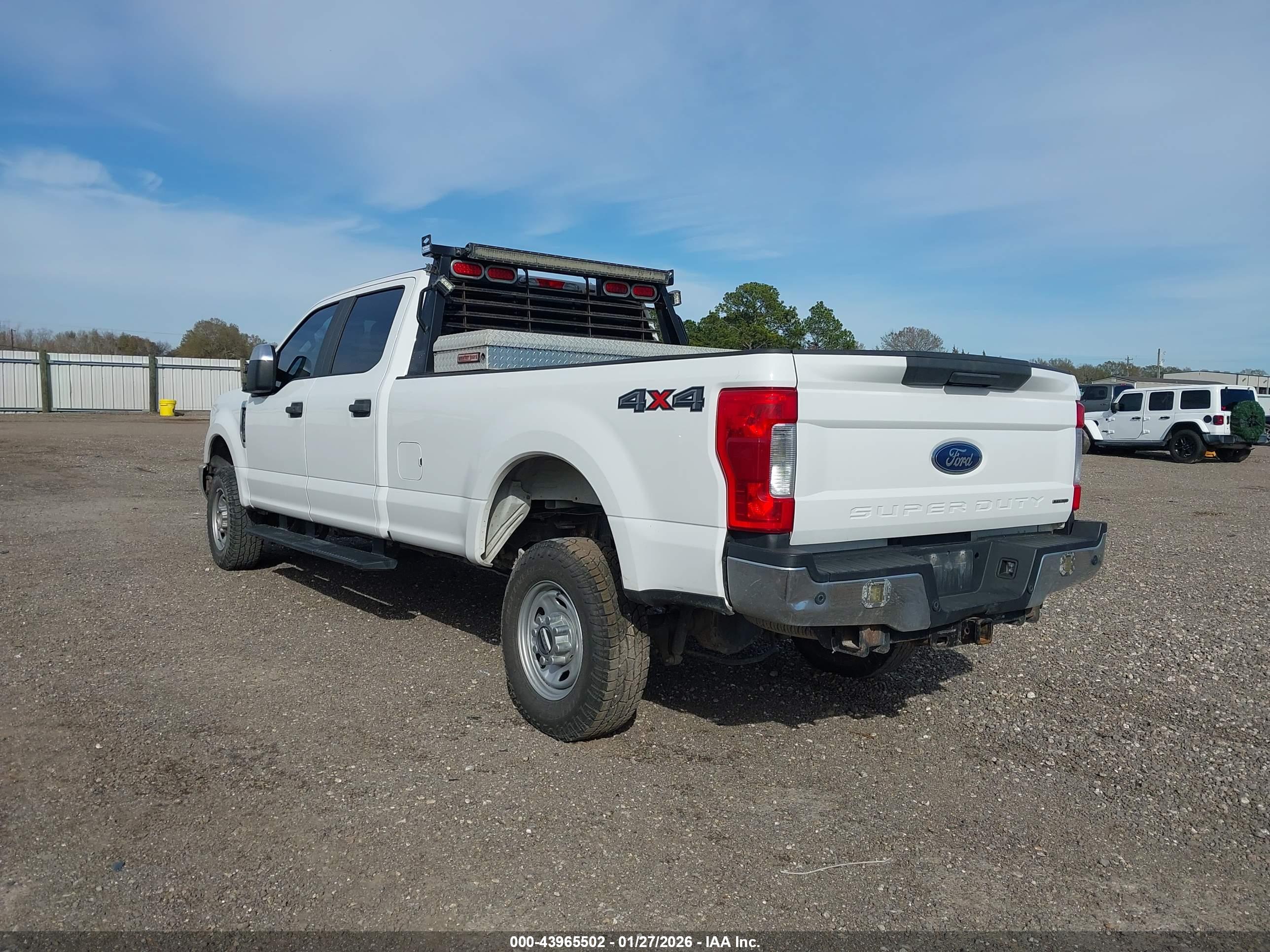 FORD F-350 image 3