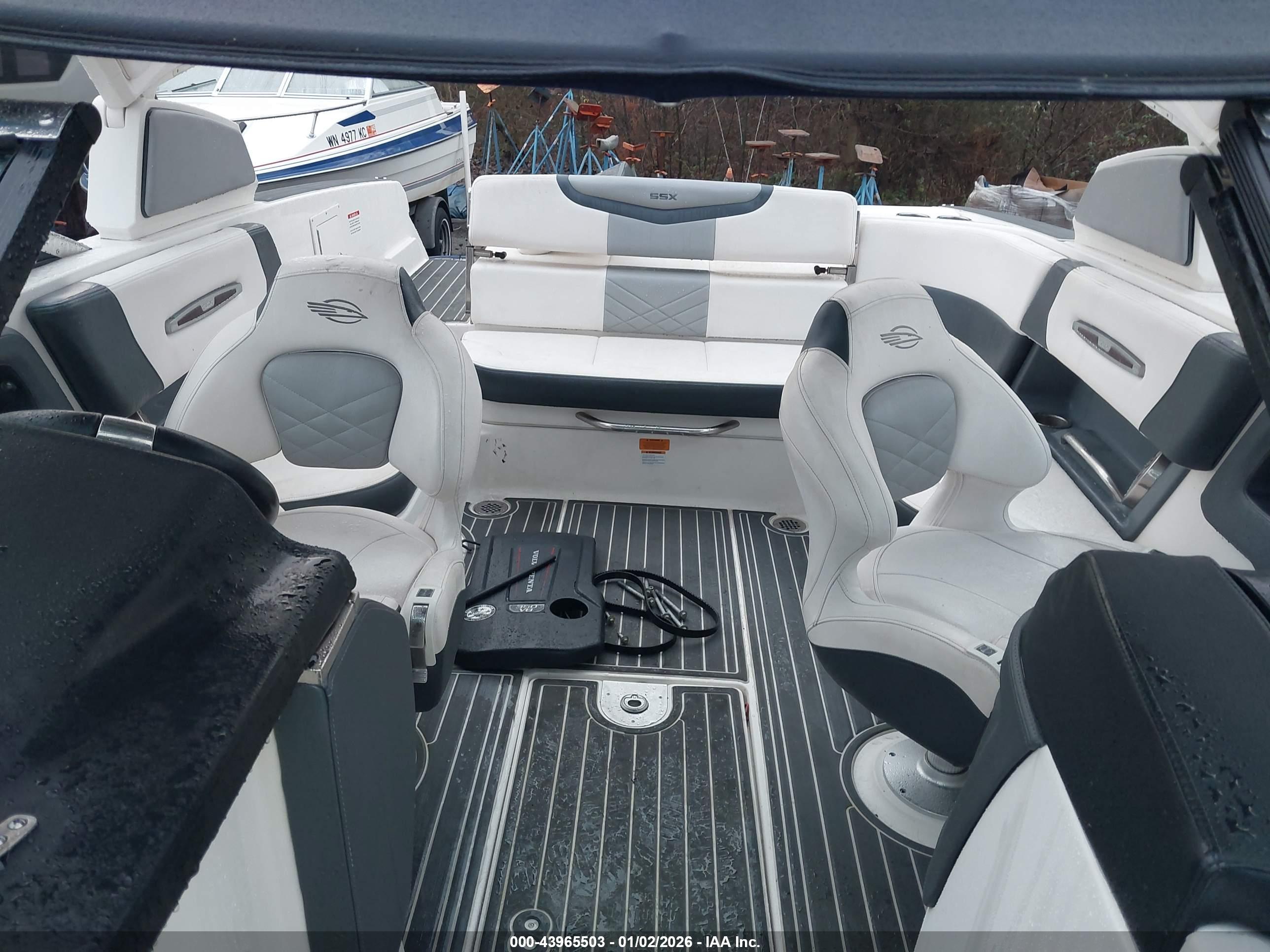 CHAPARRAL BOAT image 8