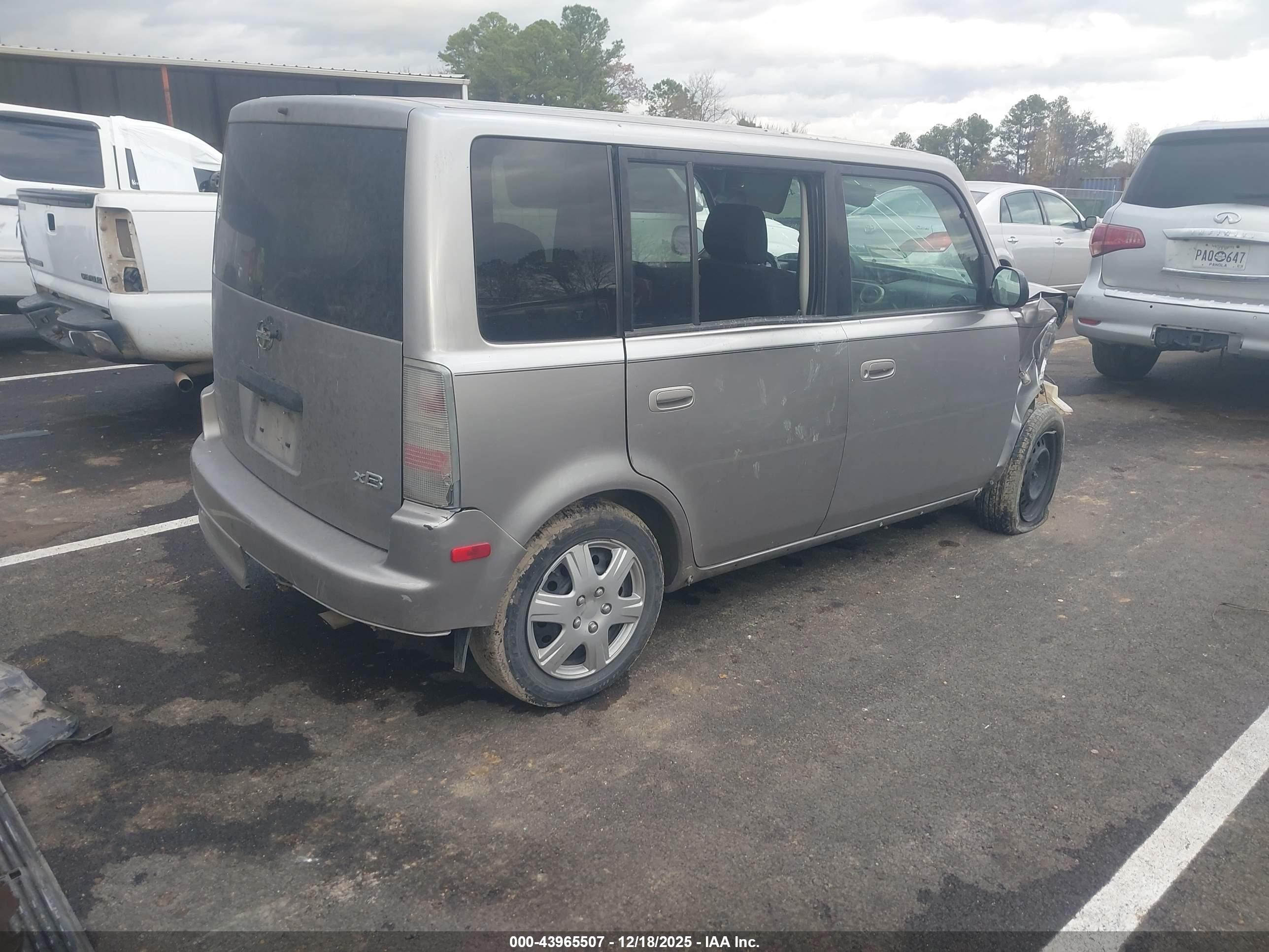 SCION XB image 4