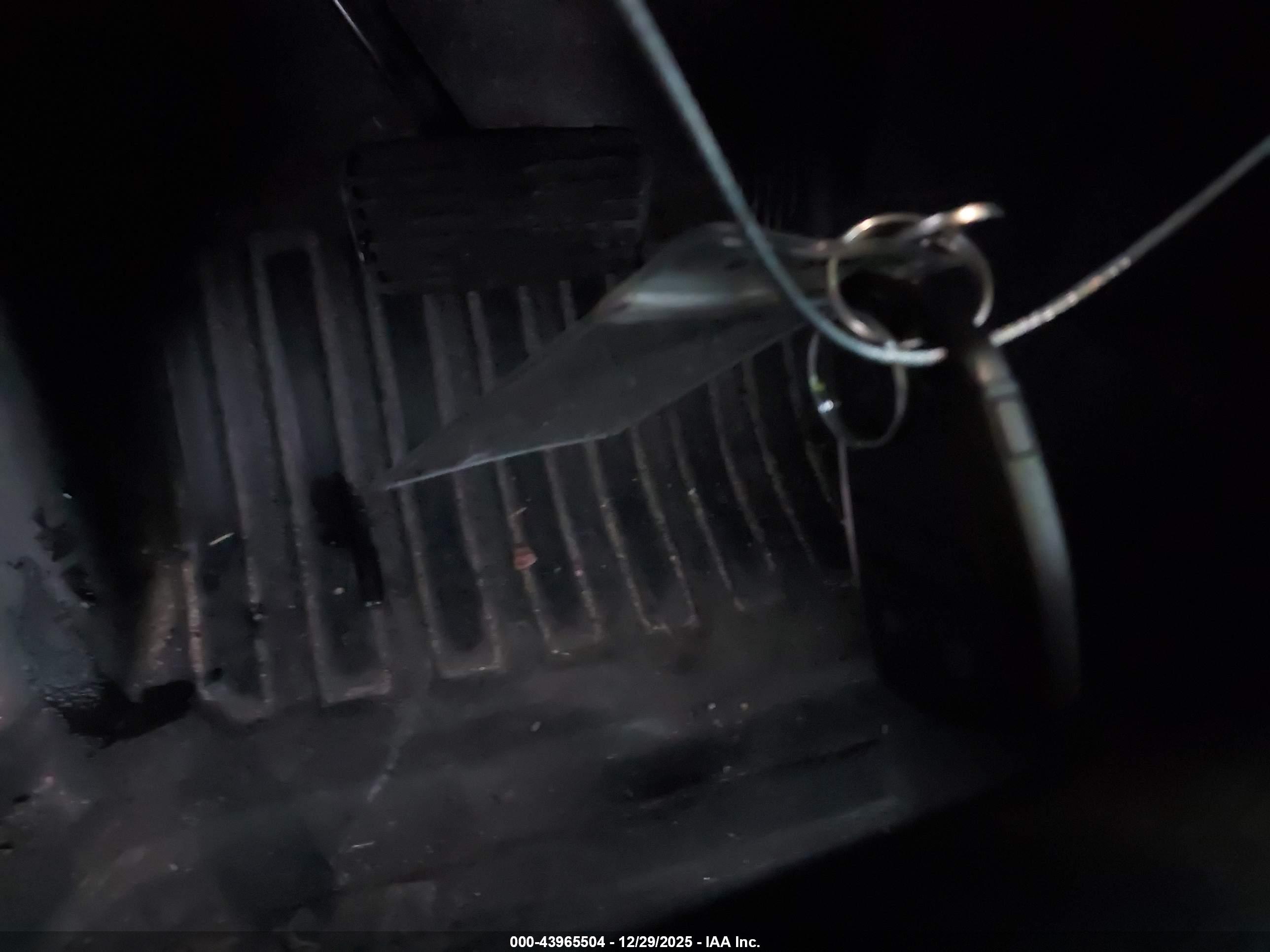 CHEVROLET SILVERADO image 11