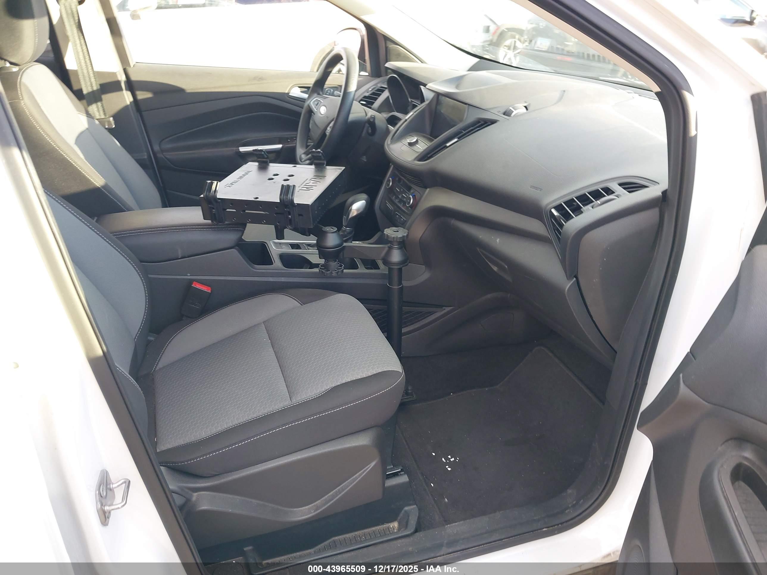 FORD ESCAPE image 5