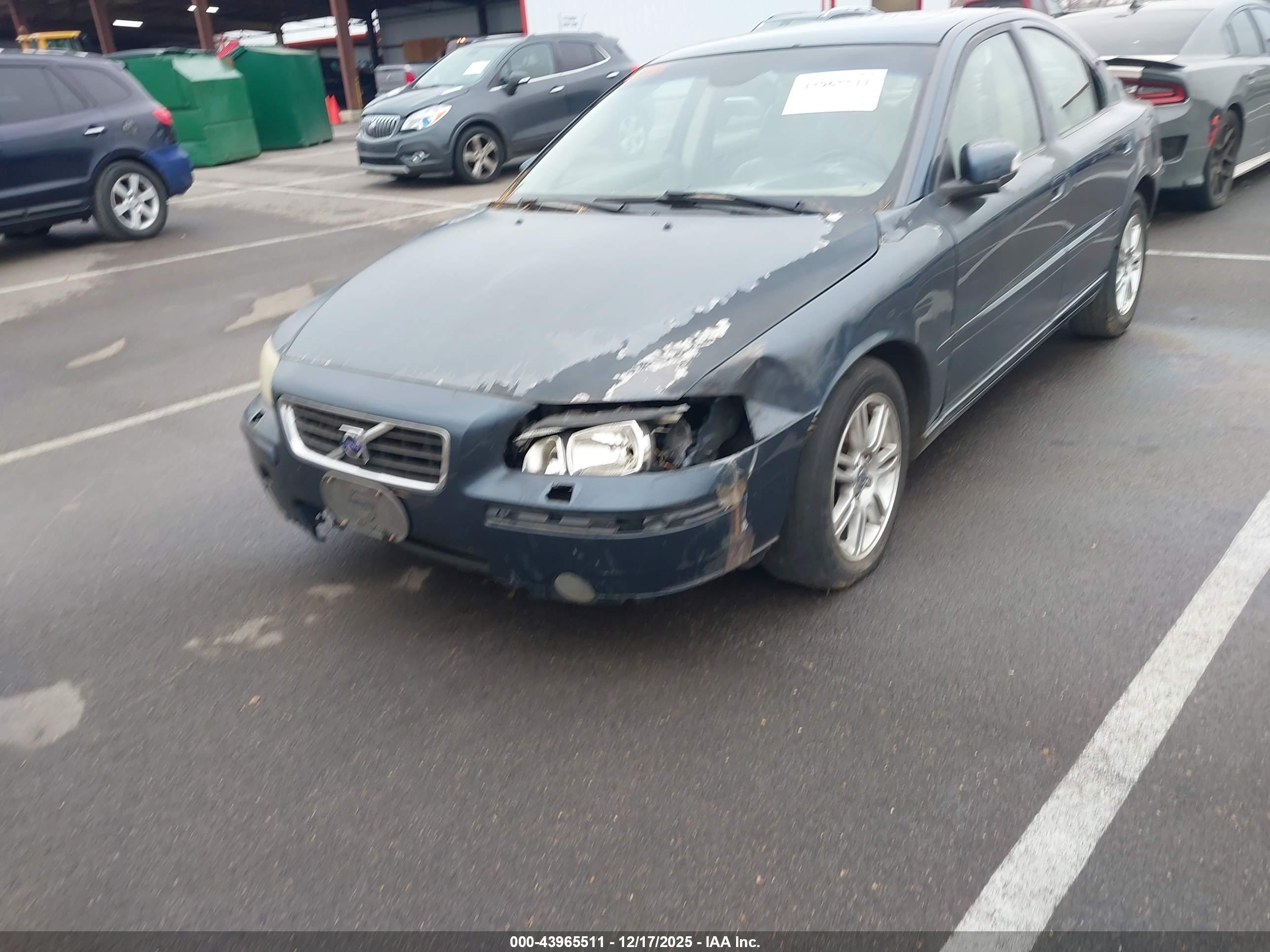 VOLVO S60 image 6