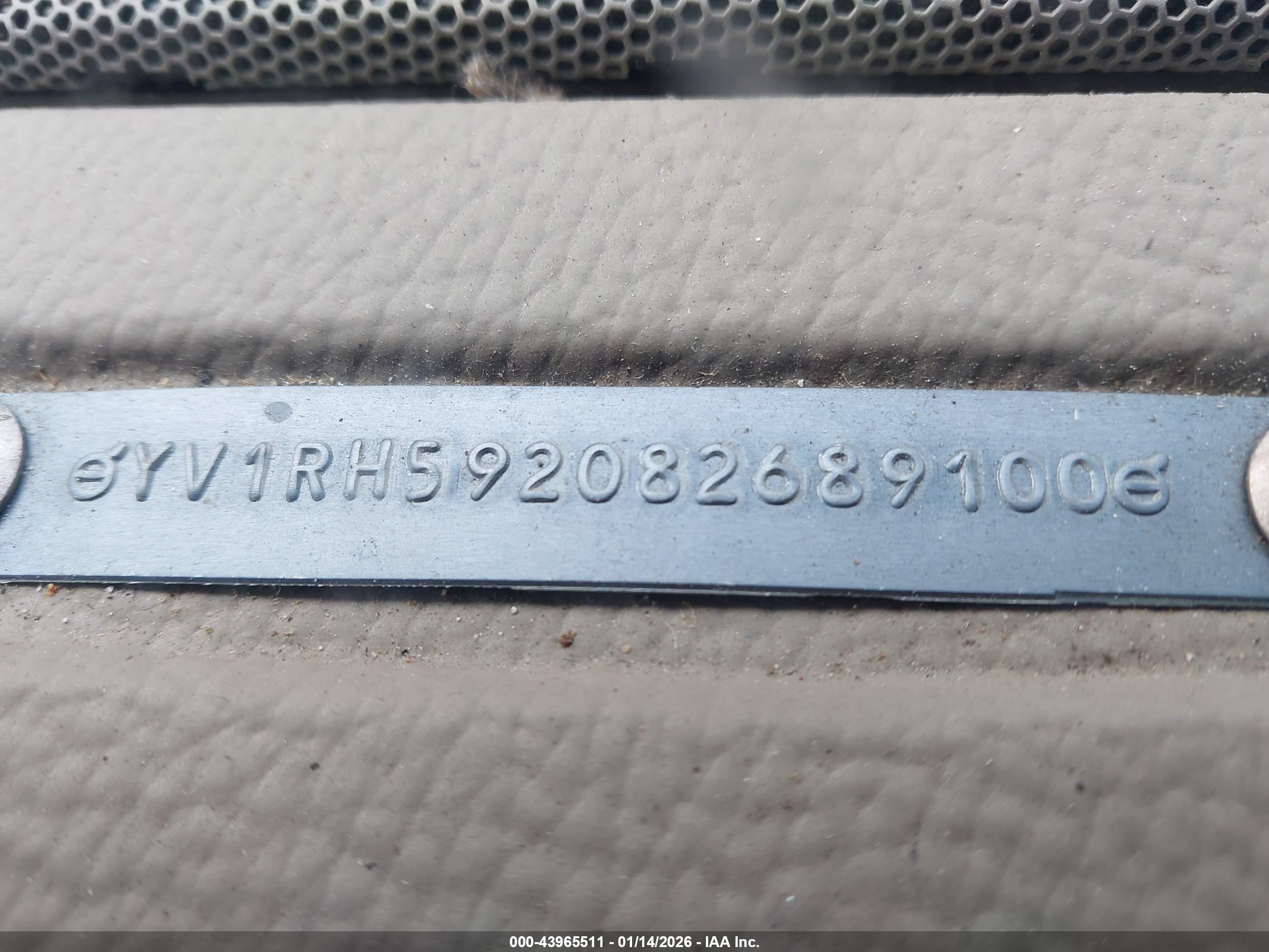 VOLVO S60 image 9